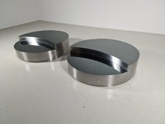 Table basse en acier inoxydable avec plateau en miroir fumé des années 1970