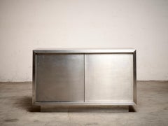 Credenza rivestita in acciaio inossidabile, pezzo commissionato, 1970, Francia