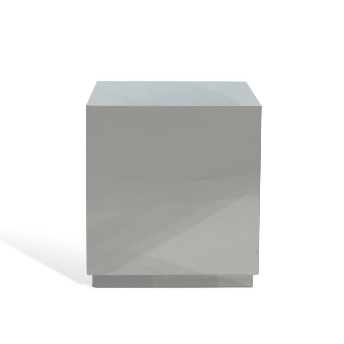 A perfect cube table in stainless steel. 

Dimensions: 17