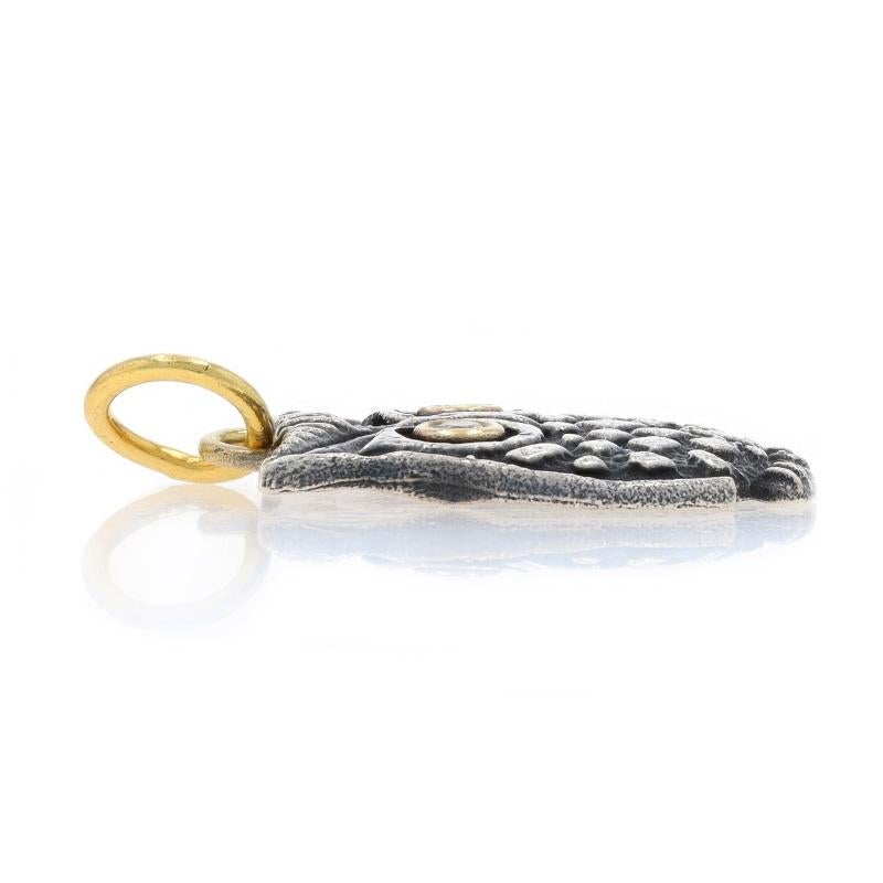 Taille ronde Charm hibou en acier inoxydable avec diamant - 18k Round Brilliant en vente