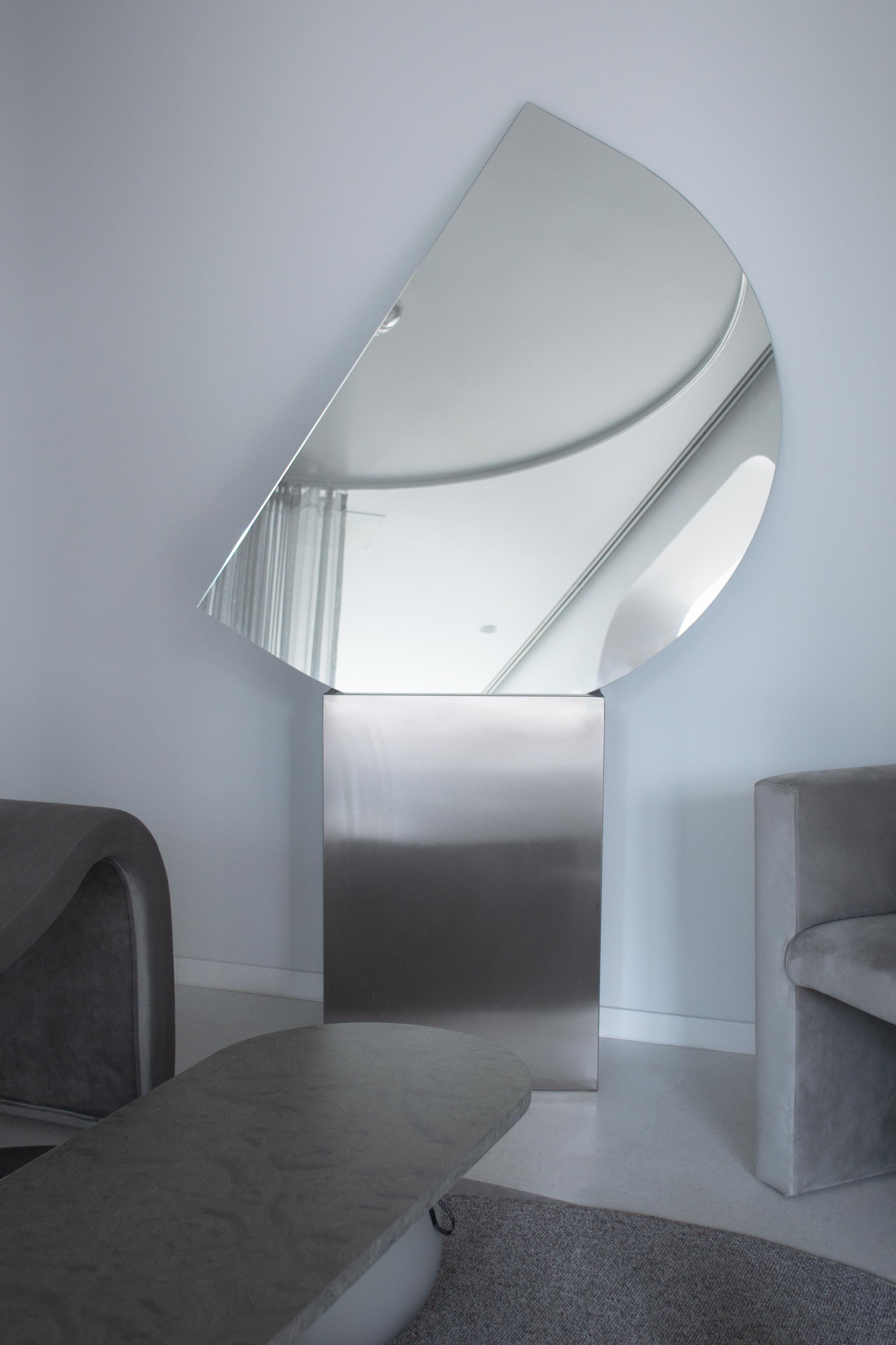 Stainless Steel Double Sided Free Standing Mirror In New Condition For Sale In Larnaca, CY
