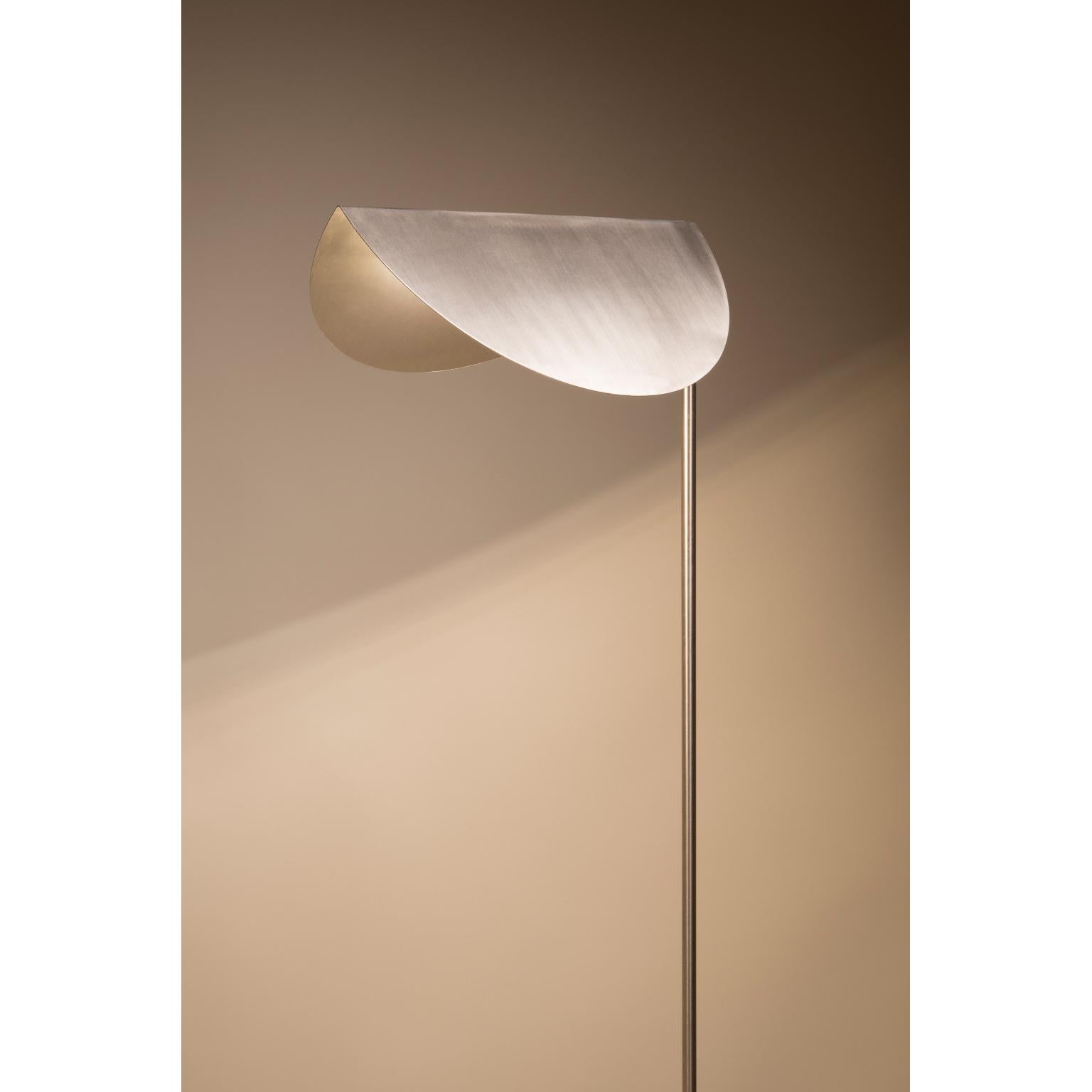 Lámpara de pie de acero inoxidable 1 by Georgiev Zabeta Búlgaro en venta