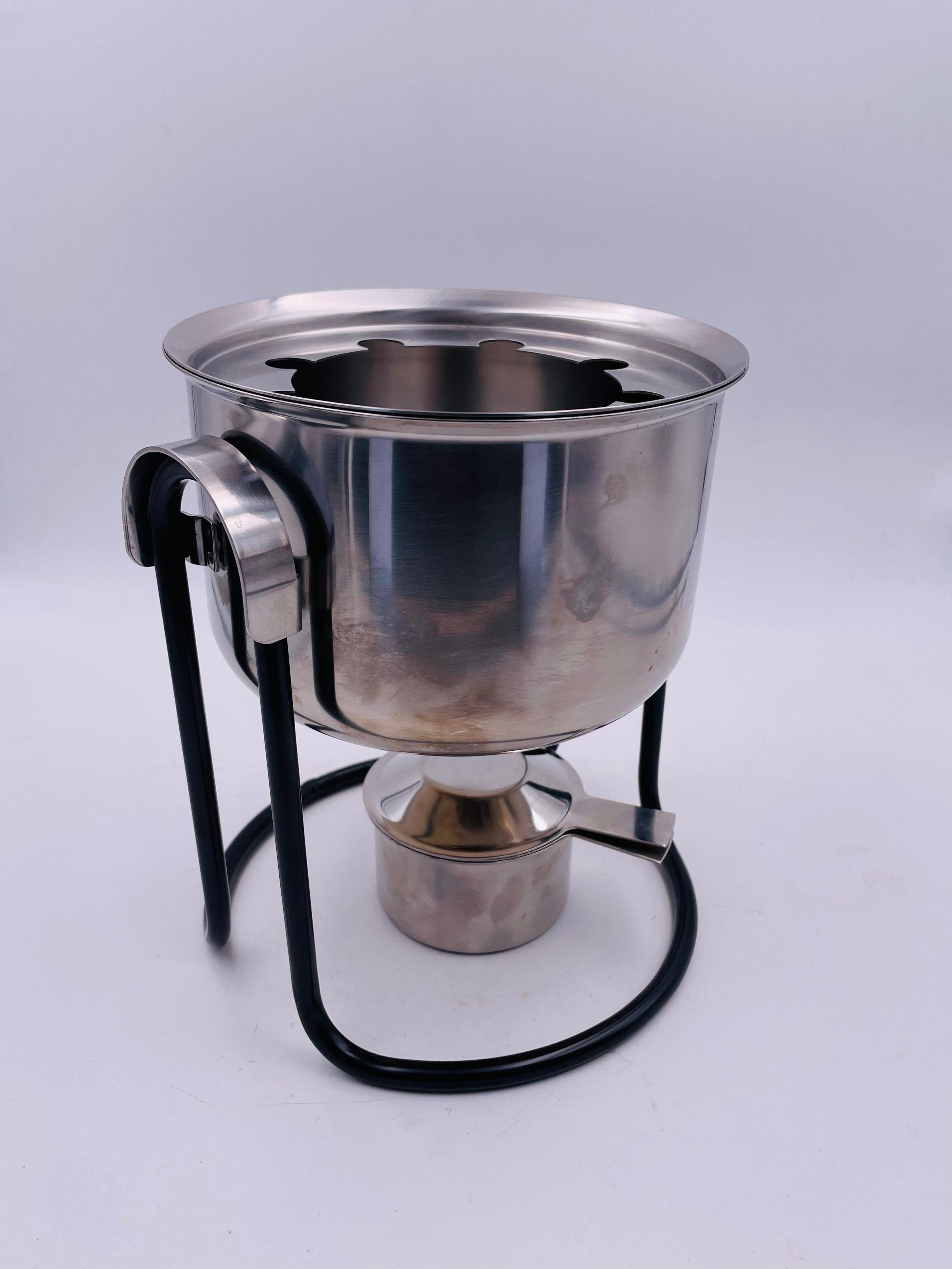 Scandinave moderne Pot à fondue en acier inoxydable conçu par Arne Jacobsen pour Stelton en vente