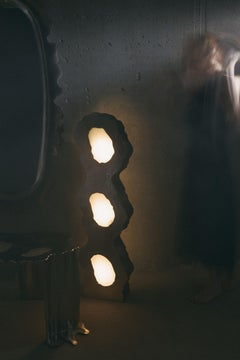 Lampada da terra in acciaio inossidabile e vetro, con design a triplo inserto ondulato/scultoreo