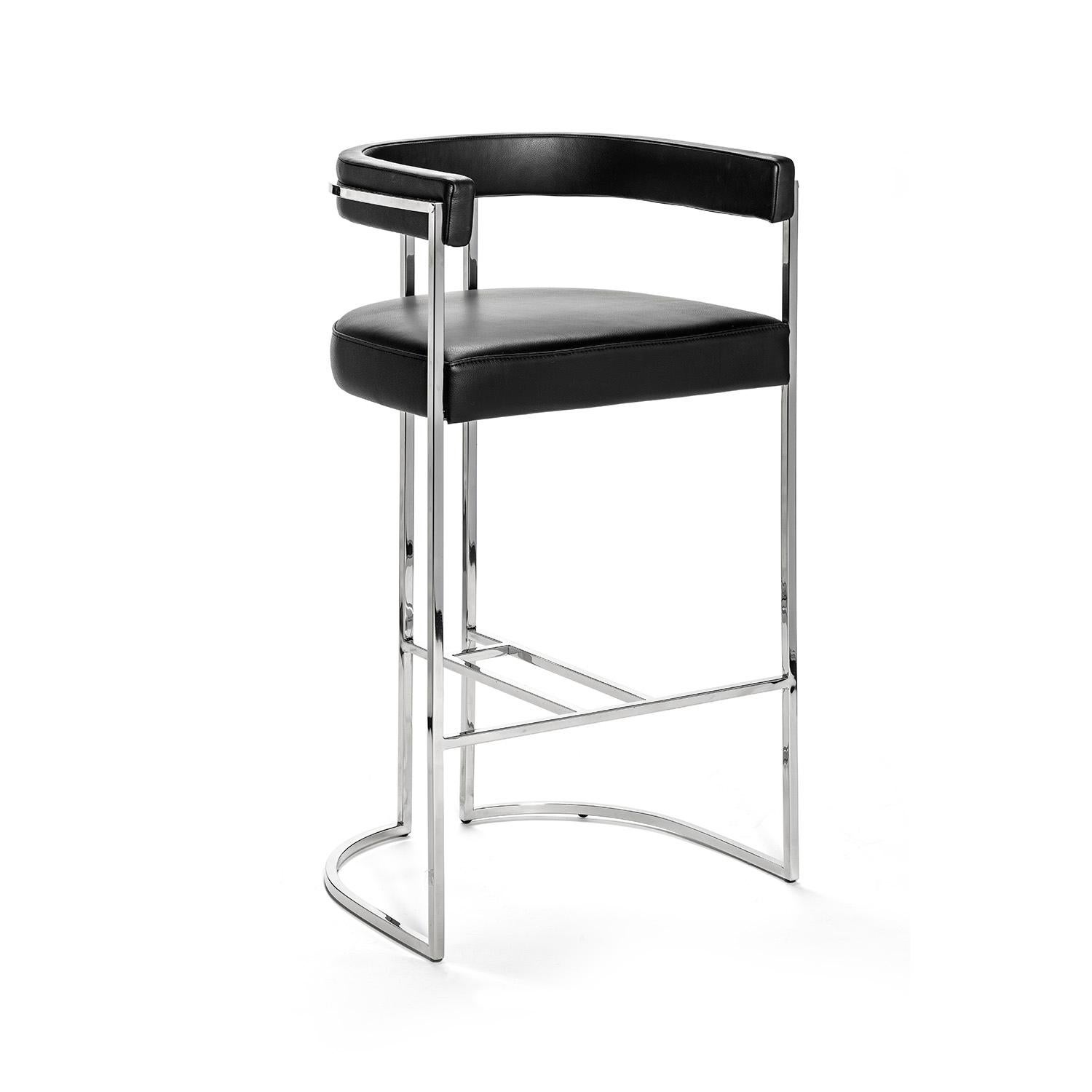 Tabouret de bar Julius en acier inoxydable de Duistt
Dimensions : L 55 x D 46 x H 101 cm
MATERIAL : Acier inoxydable et laiton

Le tabouret de bar en acier inoxydable JULIUS, fabriqué avec une grande attention aux détails, nous donne des lignes