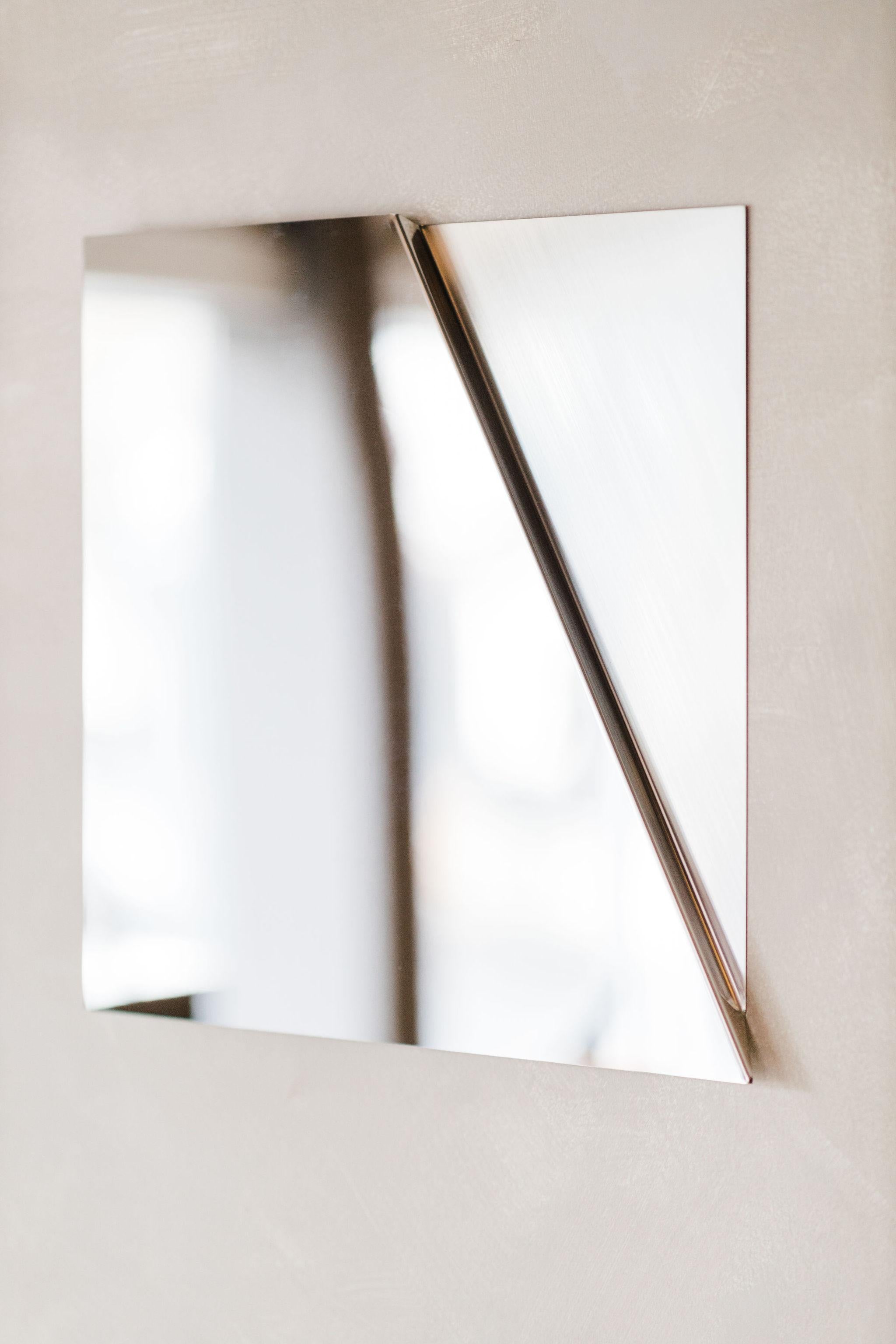 Brossé Miroir en acier inoxydable - carré en vente