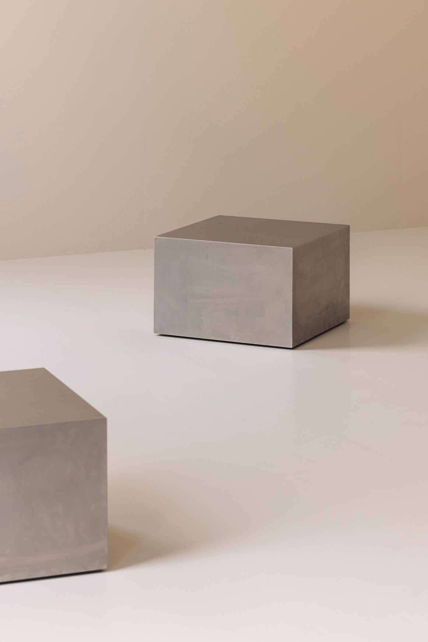 Mid-Century Modern Tables d'appoint modernistes en acier inoxydable, années 1980 en vente