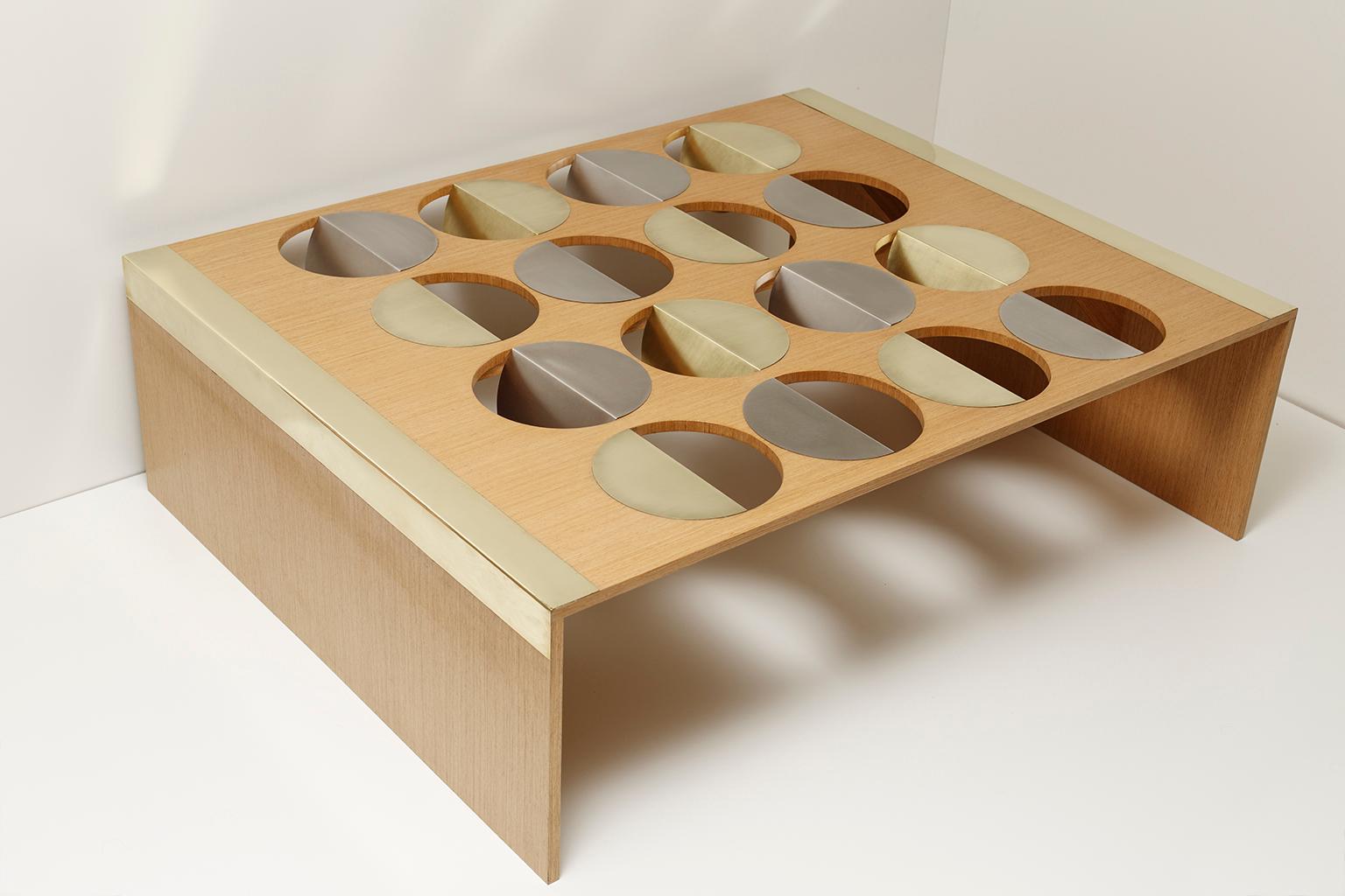 Mondland-Couchtisch aus Edelstahl von Ana Volante Studio (Messing) im Angebot