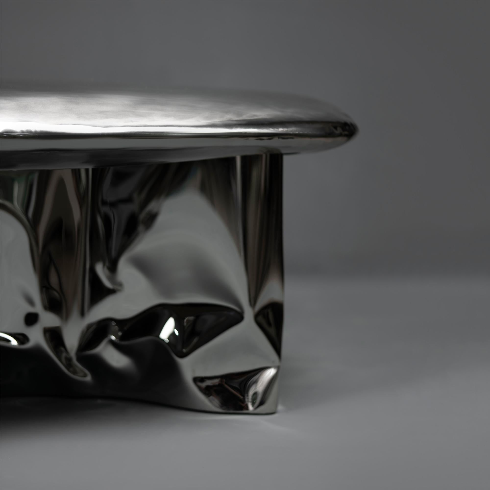 Mesa de centro con guijarros de acero inoxidable by NITUSH AROOSH Siglo XXI y contemporáneo en venta