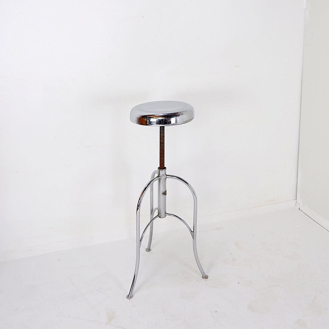 Tabouret médical pivotant en acier inoxydable en vente 3