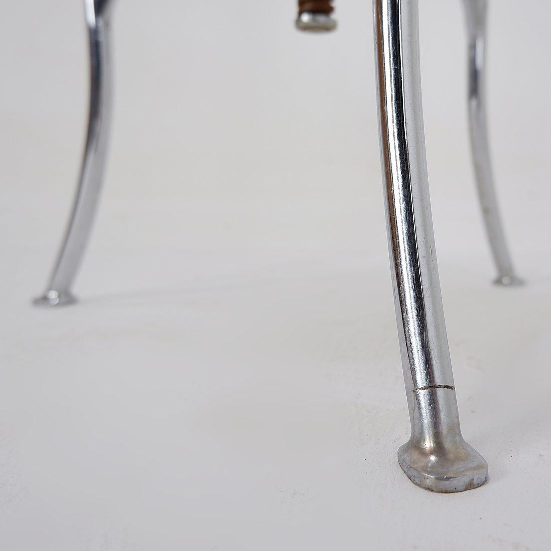 Tabouret médical pivotant en acier inoxydable en vente 1