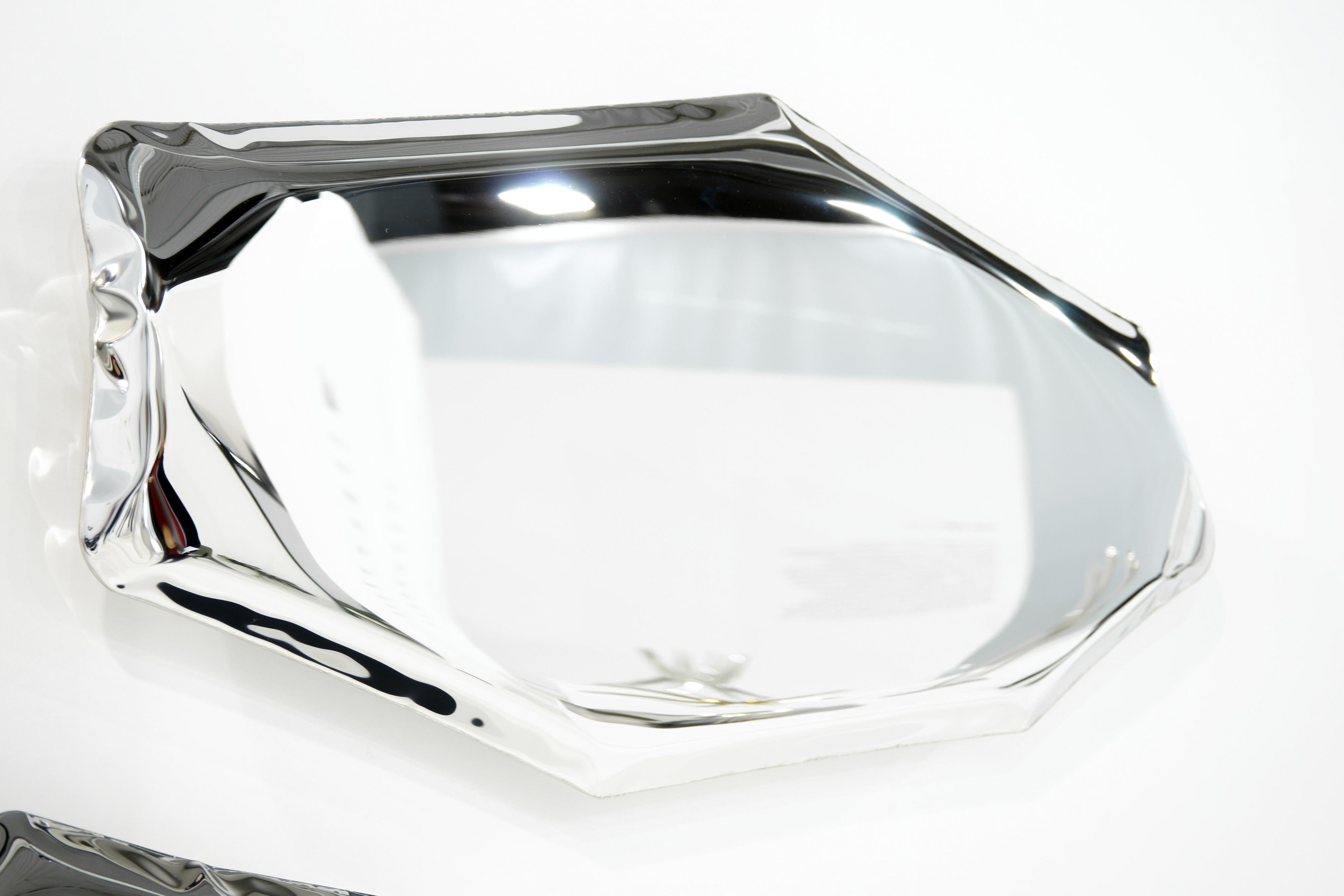 Edelstahl Tafla C6 Skulpturaler Wandspiegel von Zieta im Zustand „Neu“ im Angebot in Geneve, CH