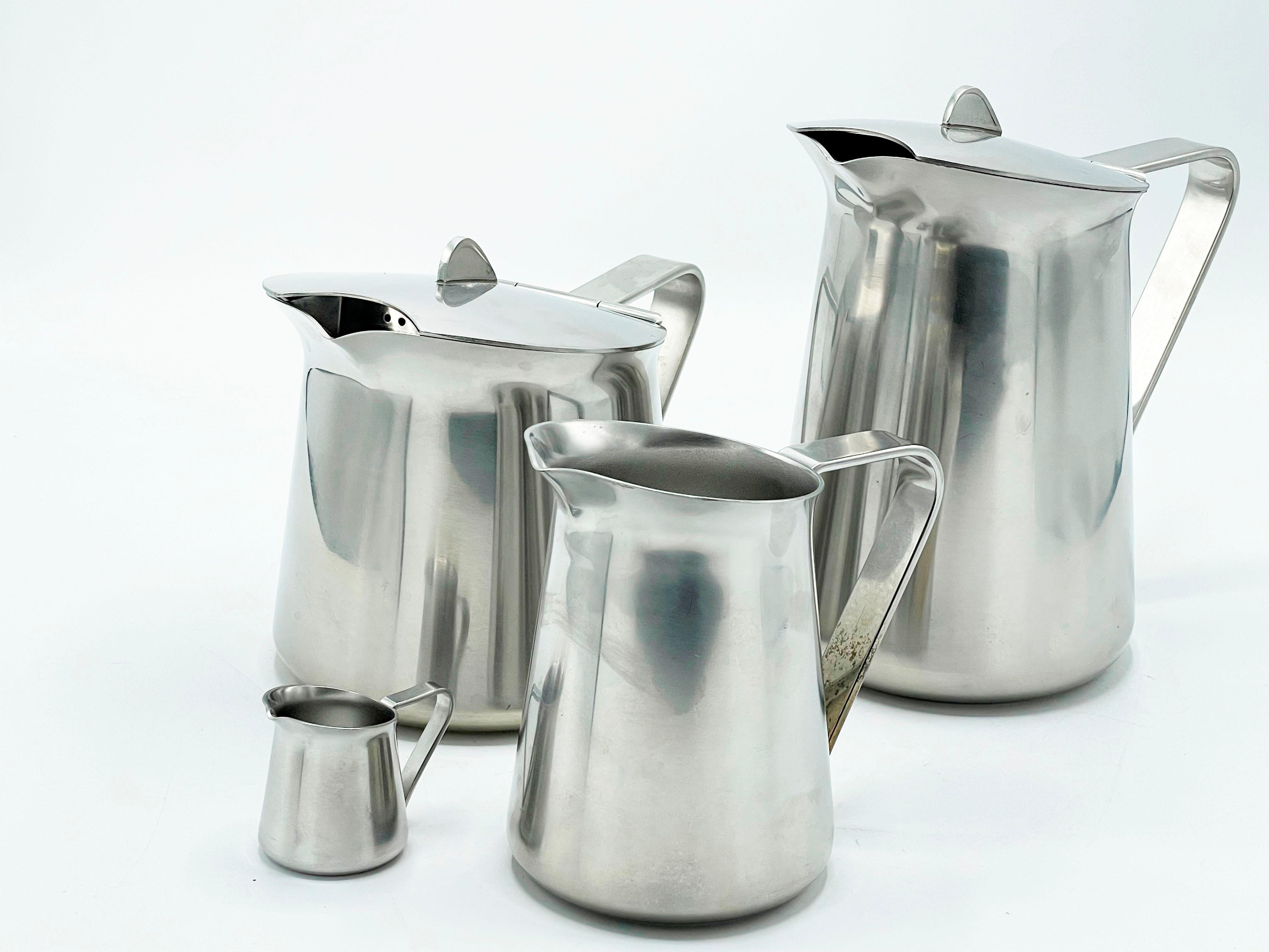 Metalwork Stainless steel tea set, Alessi 20th Century For Sale