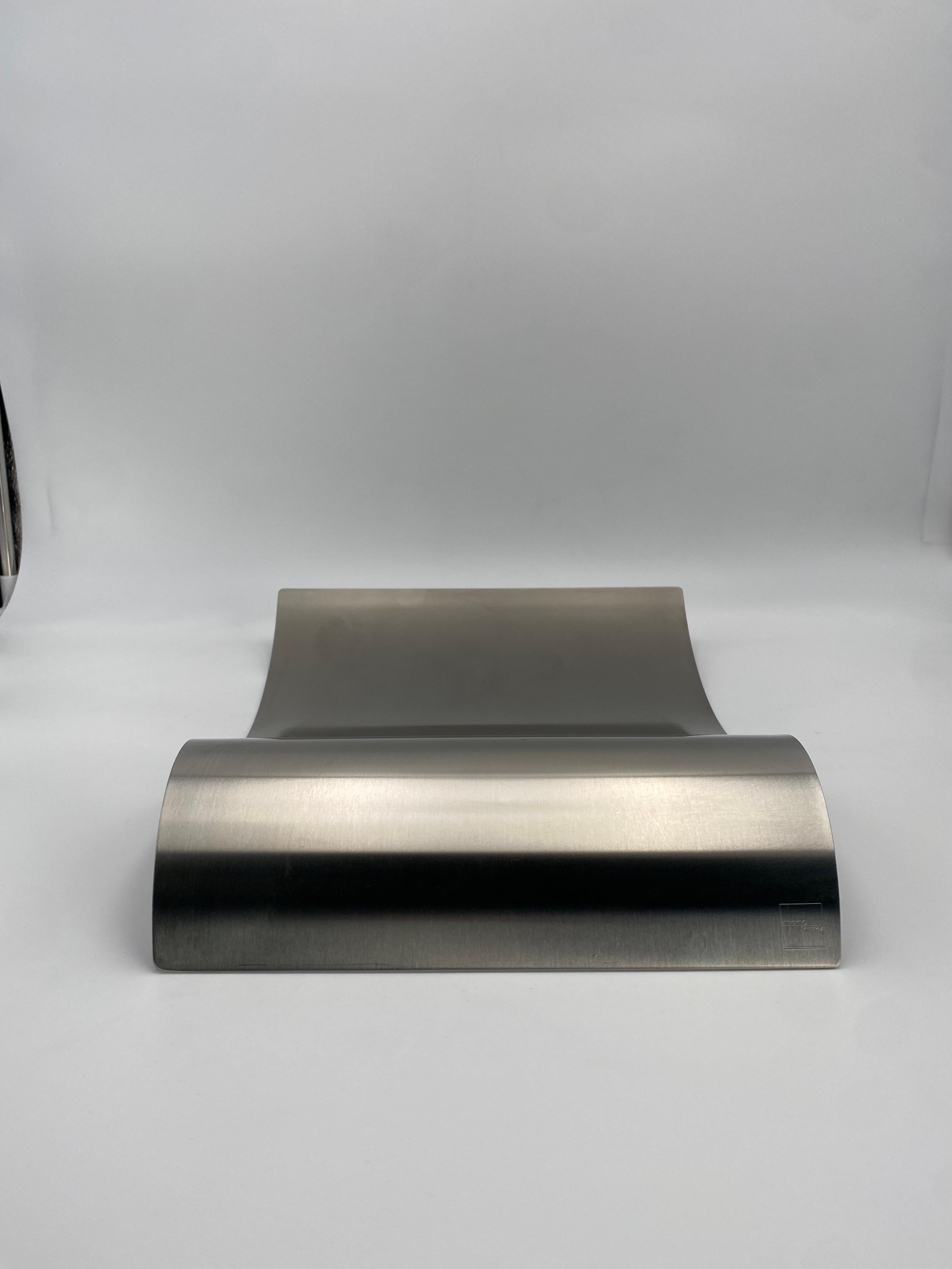 Stainless Steel Wave Tray By MONO, Germany 2000's In Good Condition For Sale In Costa Mesa, CA