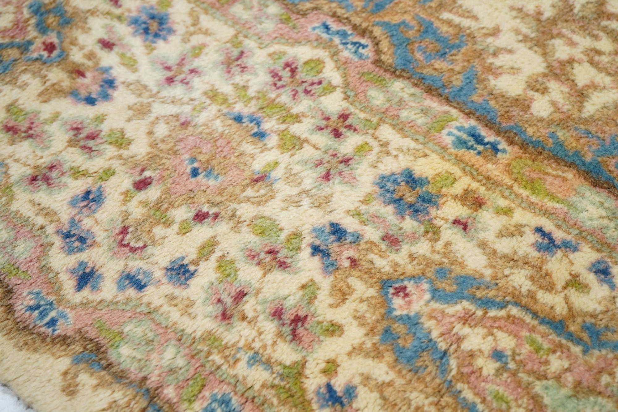 Vintage Kerman Rug 9'11'' x 15'11'' In Excellent Condition For Sale In New York, NY
