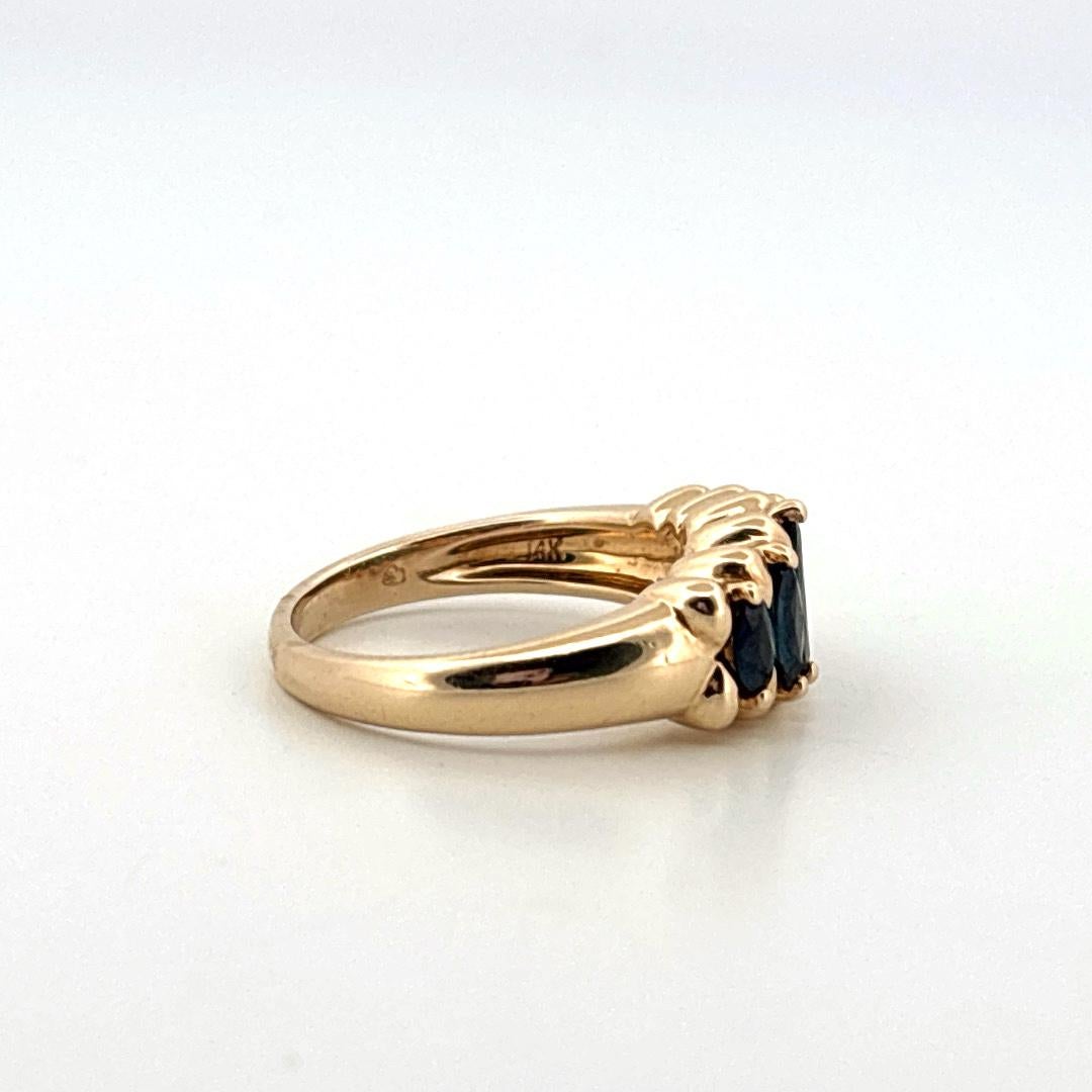Bague en or jaune 14K Staircase Marquise Cut 1.20ctw Blue Sapphire en vente 1