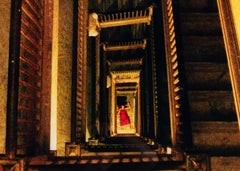 "Stairs" (High Fashion Crimes Scene), Gerahmter Chromogener Druck, Melanie Pullen