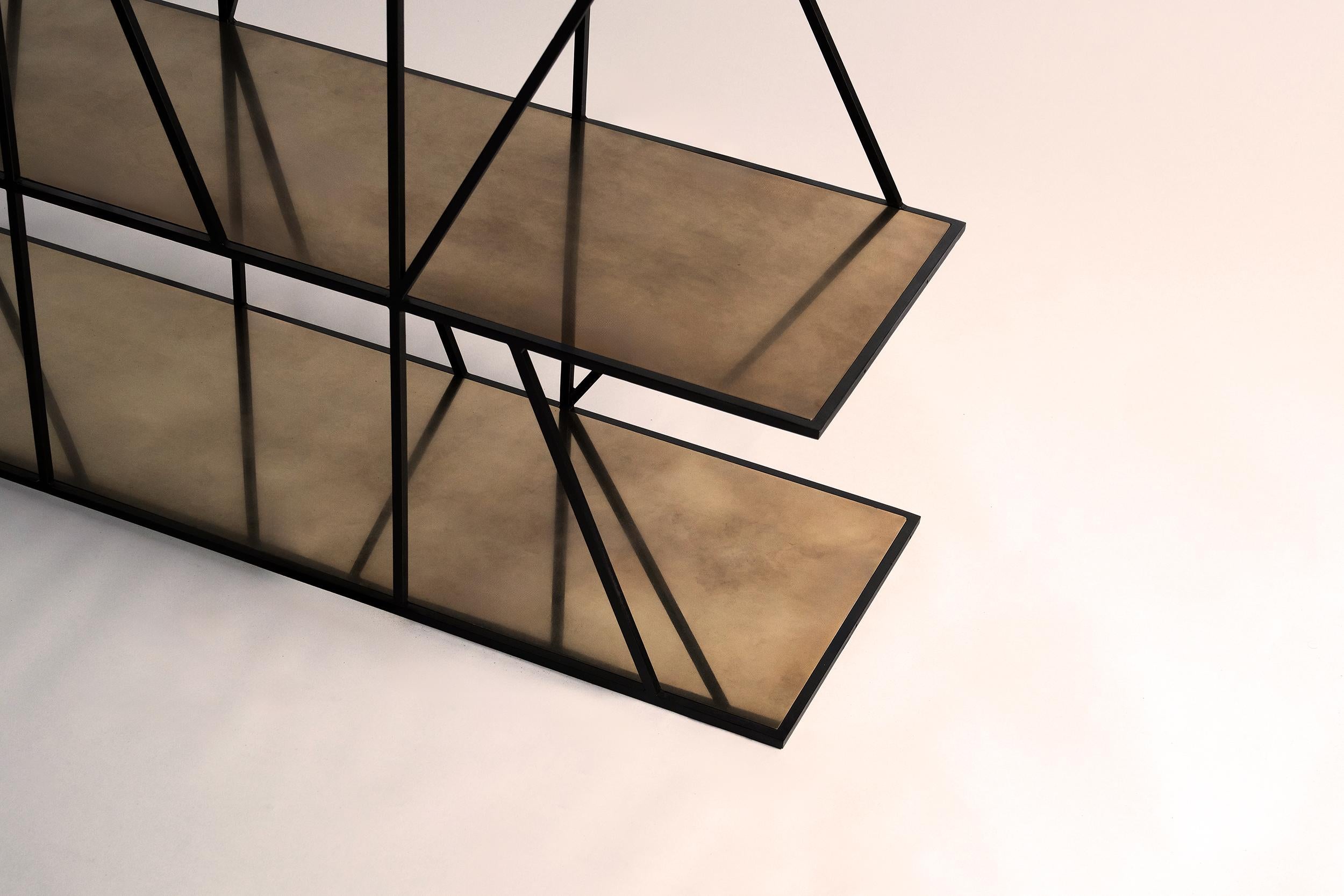 Britannico Scaffale scultoreo Staiths V2 - Acciaio annerito - Made in Britain in vendita