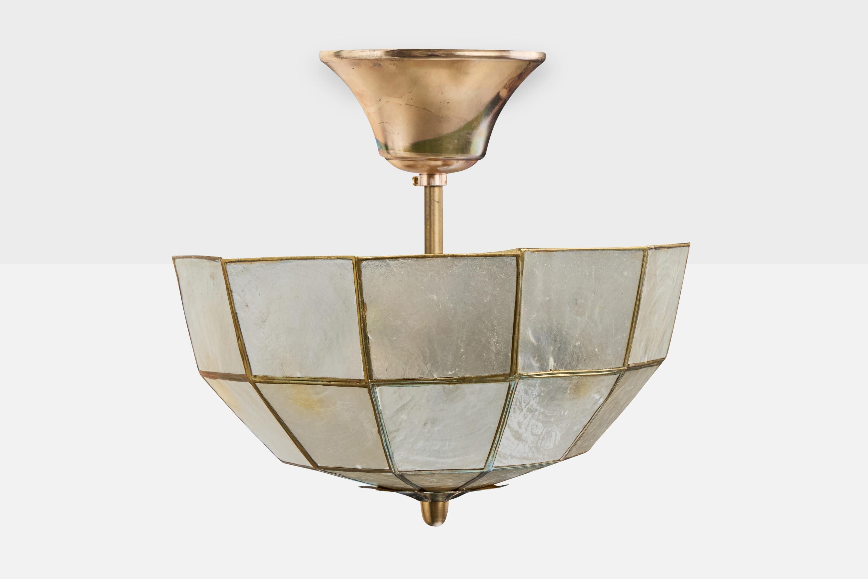 Ståks Armatur, lampes à suspension, laiton, acrylique, Suède, années 1970 Bon état - En vente à High Point, NC