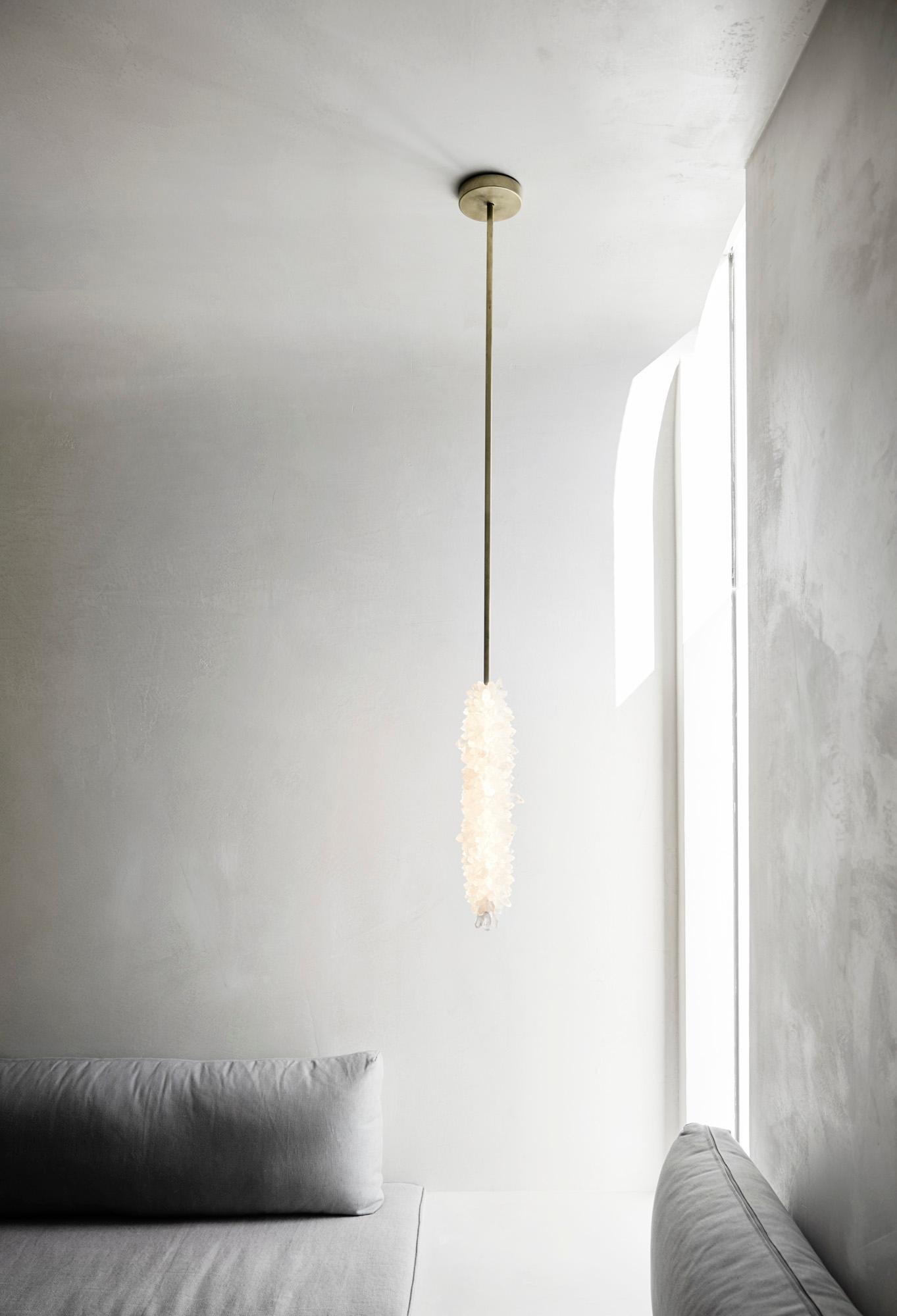 Lampe à suspension en cristal naturel non taillé en forme de glaçon 45 de Christopher Boots Neuf - En vente à Geneve, CH