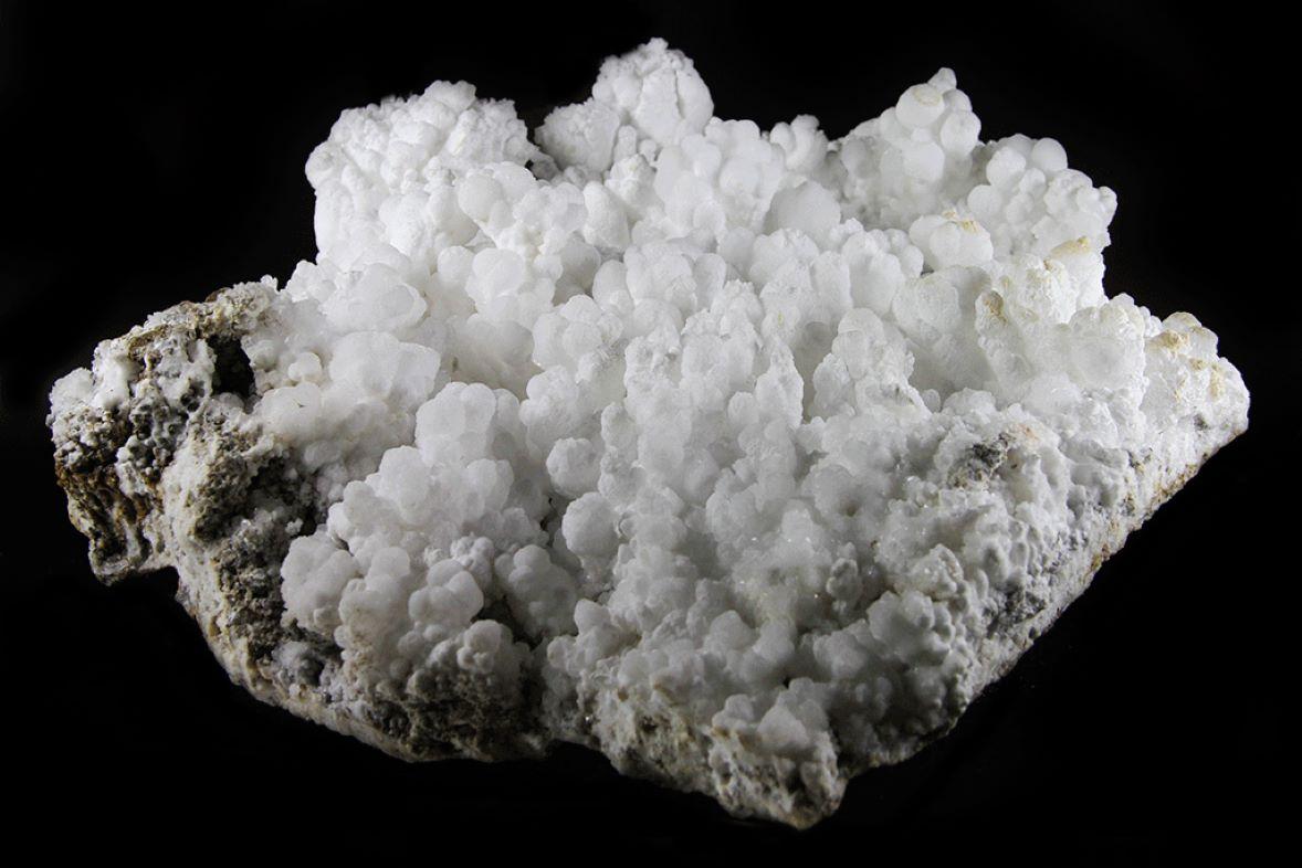 From Santa Eulalia District, Mun. de Aquiles Serdán, Chihuahua, Mexico

Sculptural stalactitic formation of sparkling snow white aragonite crystals in rounded aggregates. Shows nicely all around 360 degrees and without damage.


13.35 lbs, 12.75'' x