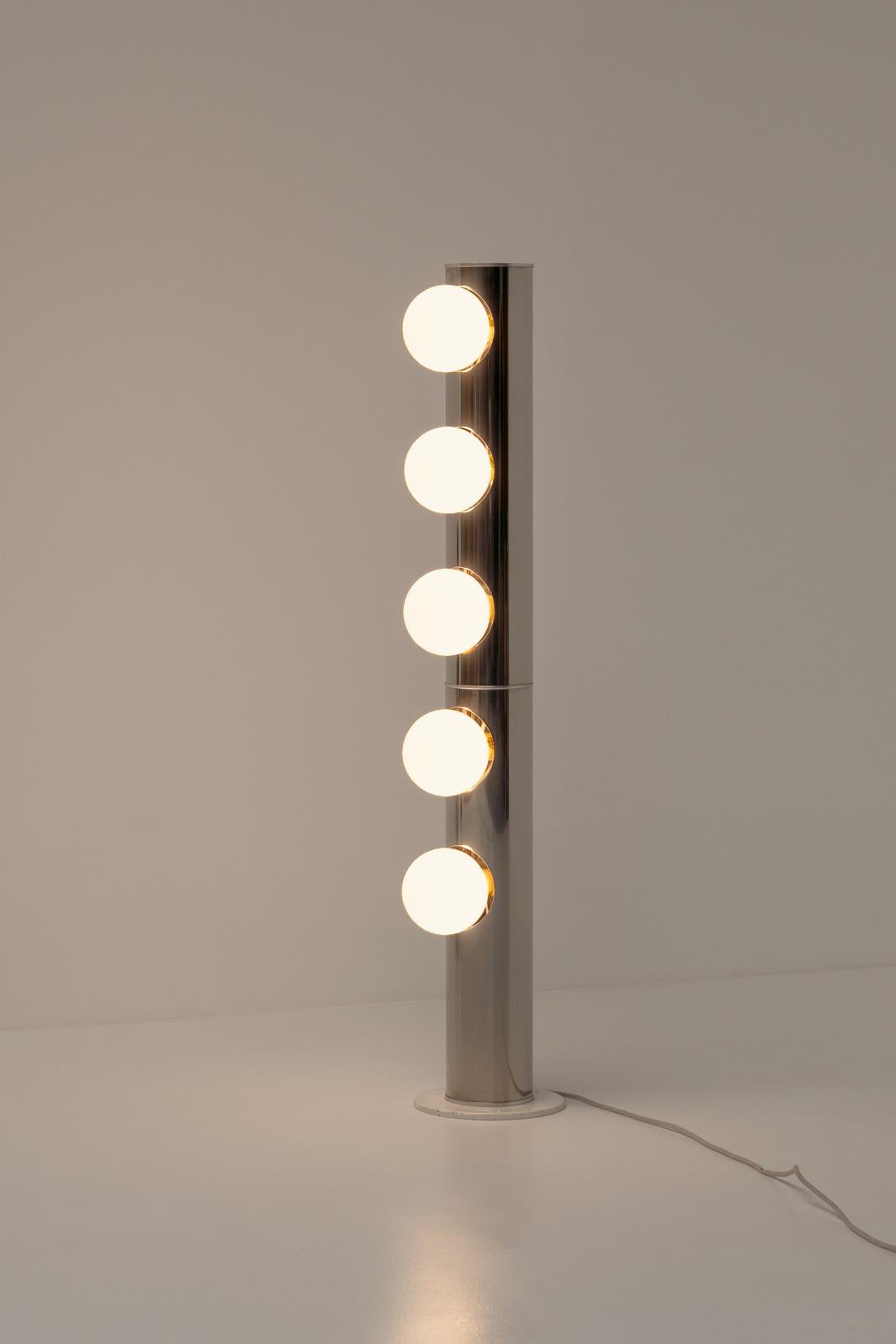 Italian Stalagmite P436 Floor Lamp by Pat Hoffman for Luci Illumanzione d’Interni, 1960s For Sale
