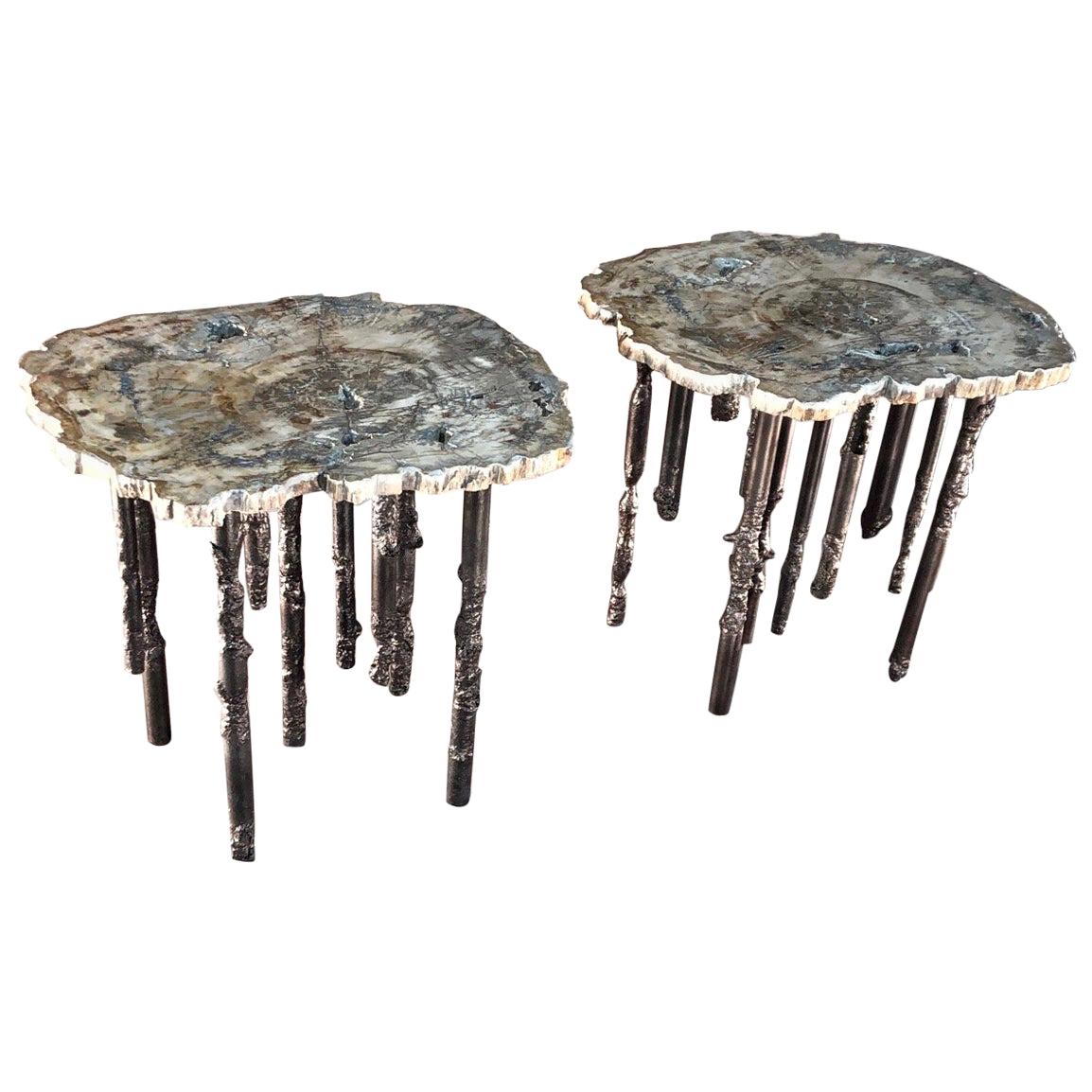 Table d'appoint sculpturale brutaliste en bois pétrifié/acier, unique en son genre, fabriquée à la main en vente
