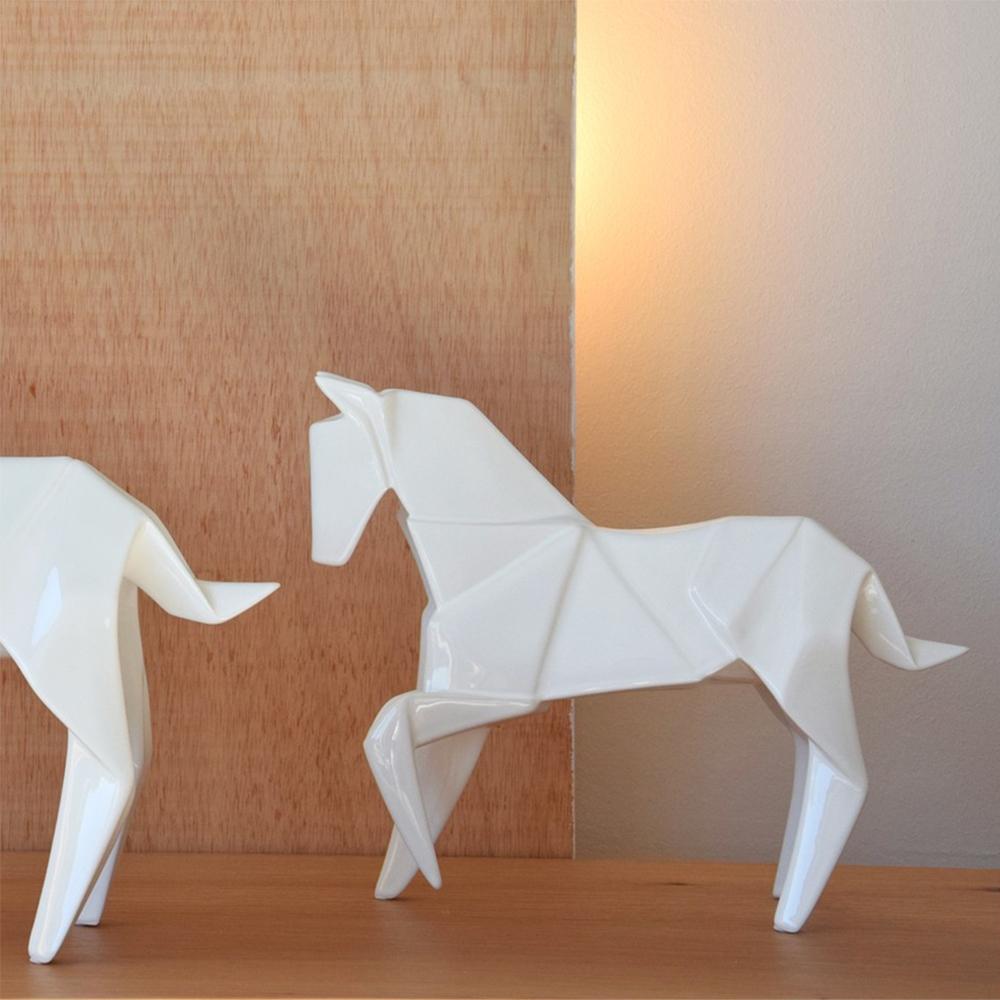 Set aus 2 Skulpturen, weißer Stallion (Spanisch) im Angebot