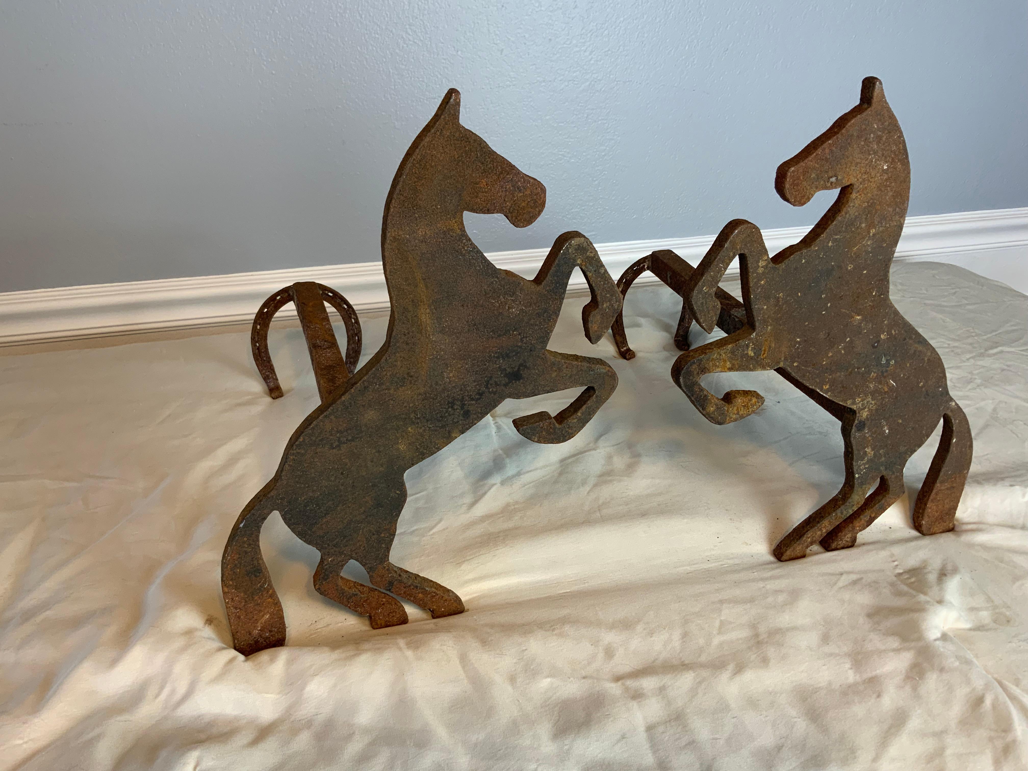 Américain Fer à cheval Andirons en vente