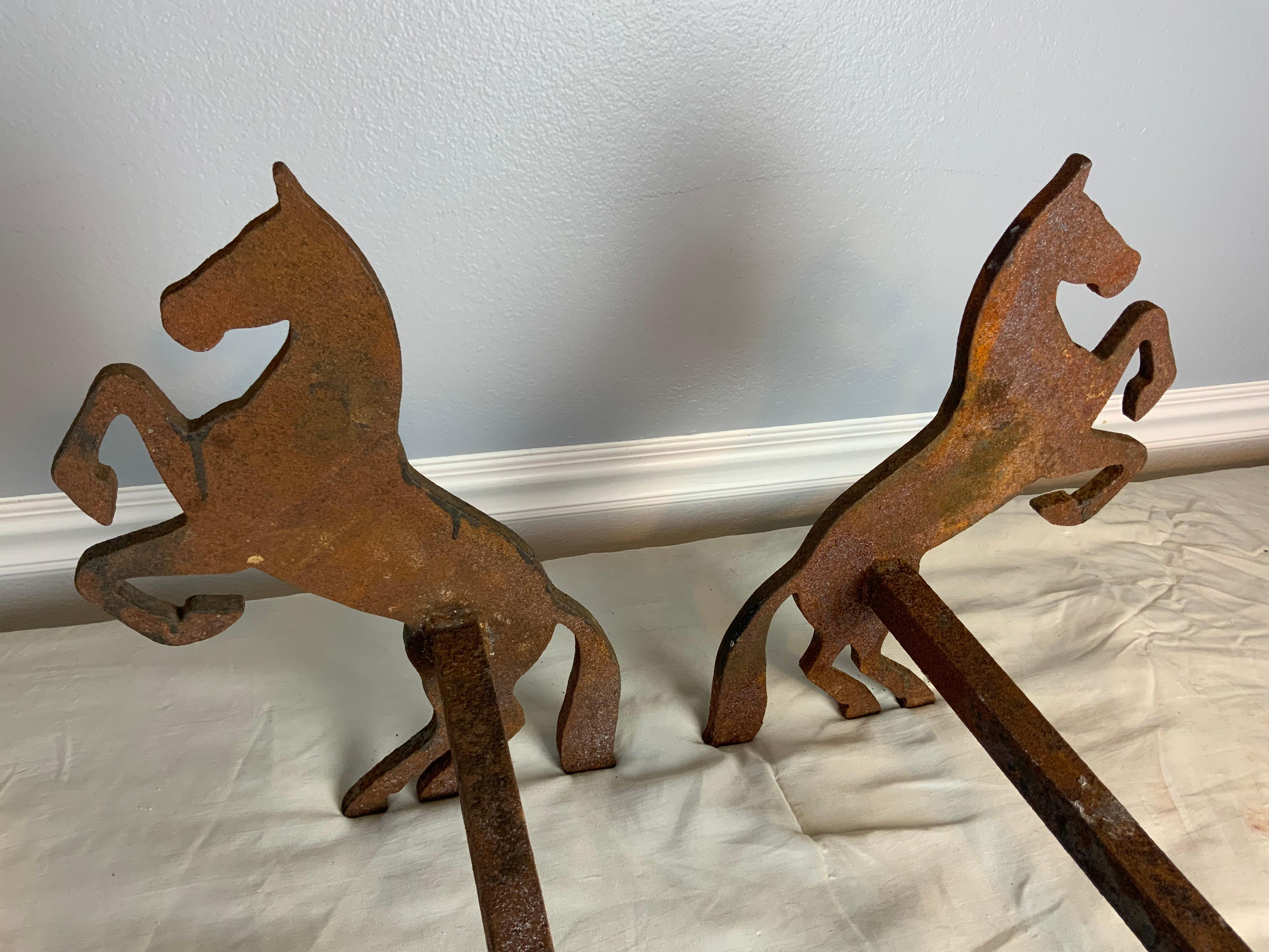 20ième siècle Fer à cheval Andirons en vente
