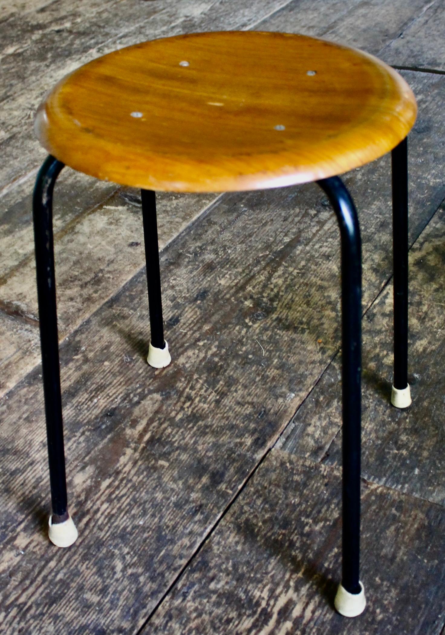 Taburete Stalmobler Madera curvada y acero en venta 4