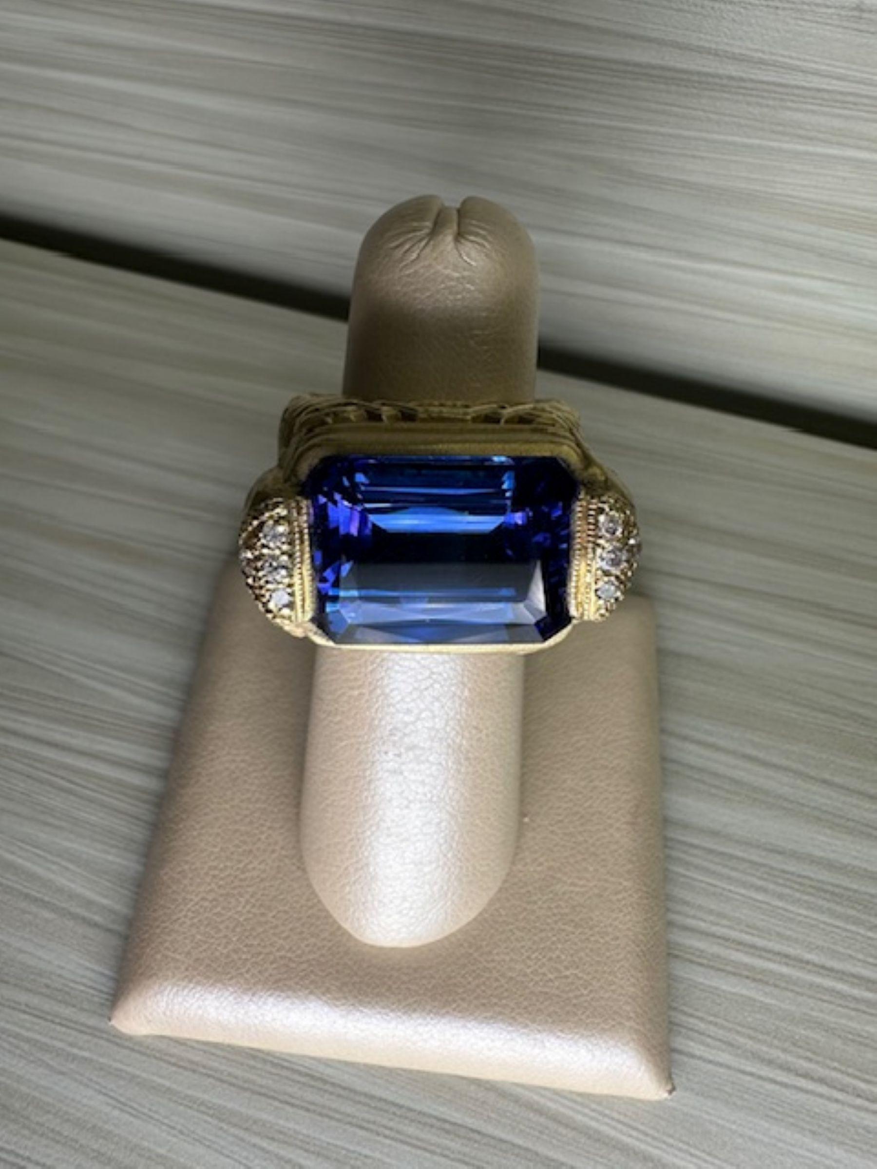 Stambolian - Anello di tanzanite da 18,17 carati con diamanti da 0,43 carati e accenti di elefante in vendita 7
