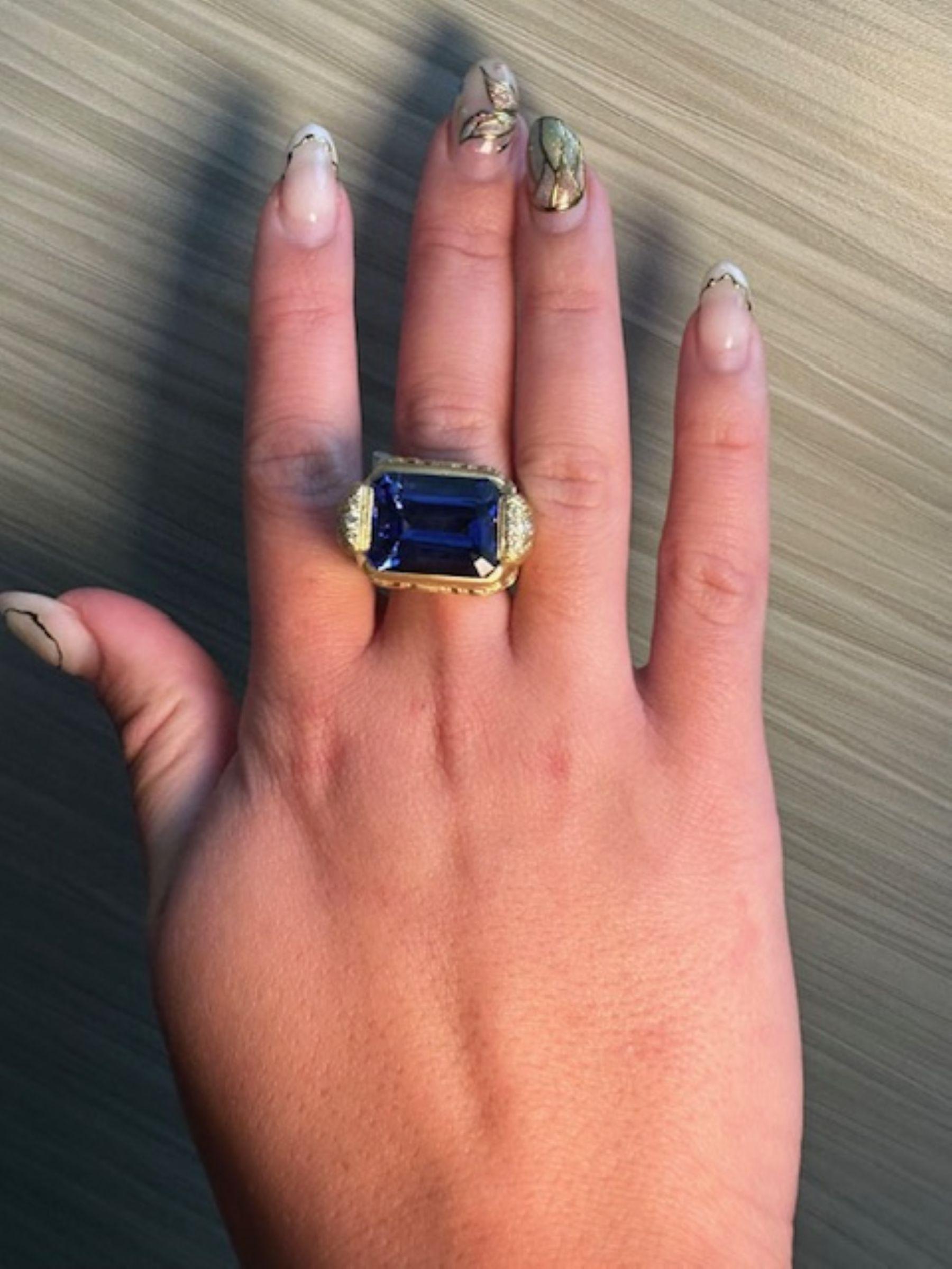 Stambolian - Anello di tanzanite da 18,17 carati con diamanti da 0,43 carati e accenti di elefante In condizioni Nuovo in vendita a Miami, FL