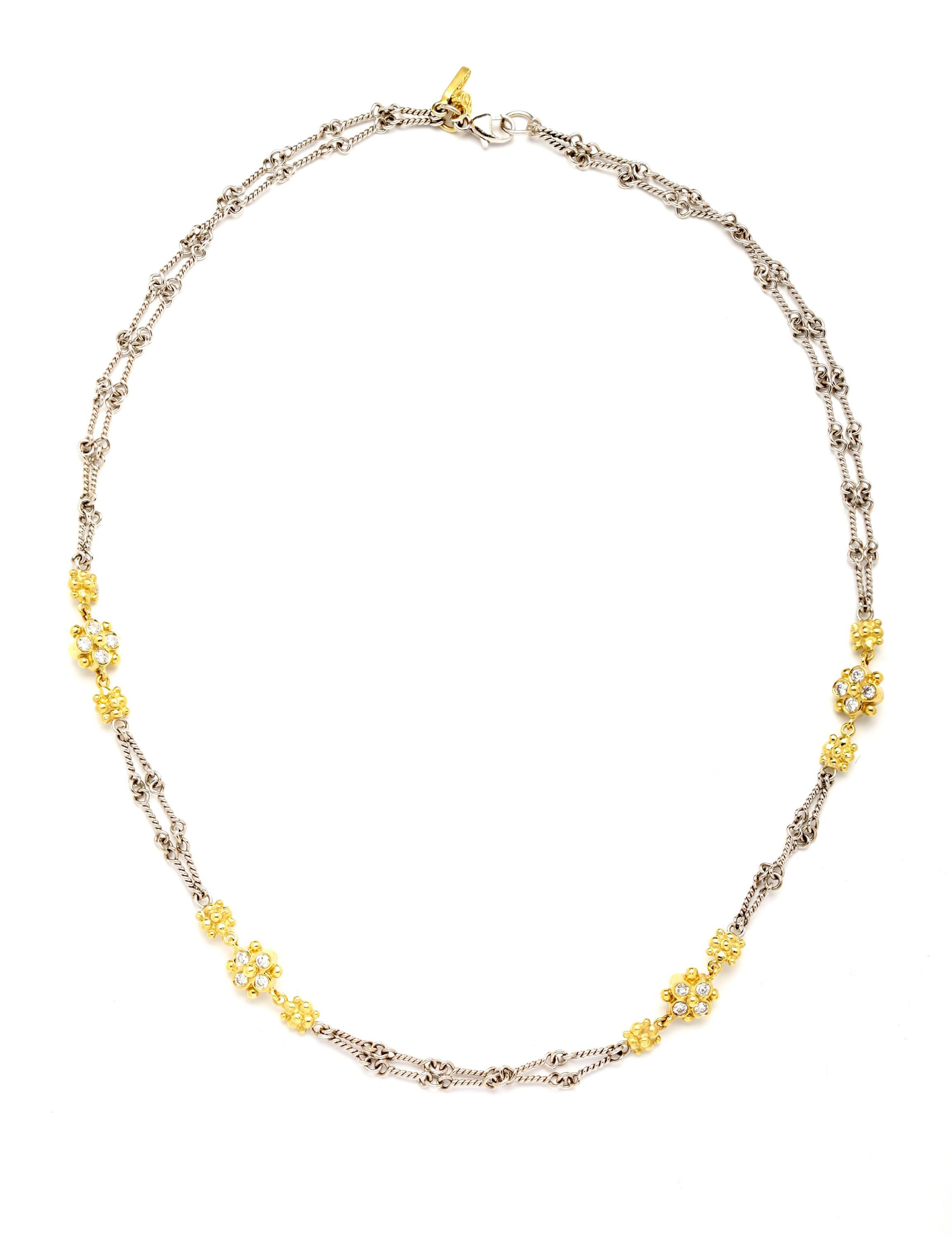Taille ronde Stambolian, collier grappe de diamants bicolores 18 carats avec pendentif papillon en vente