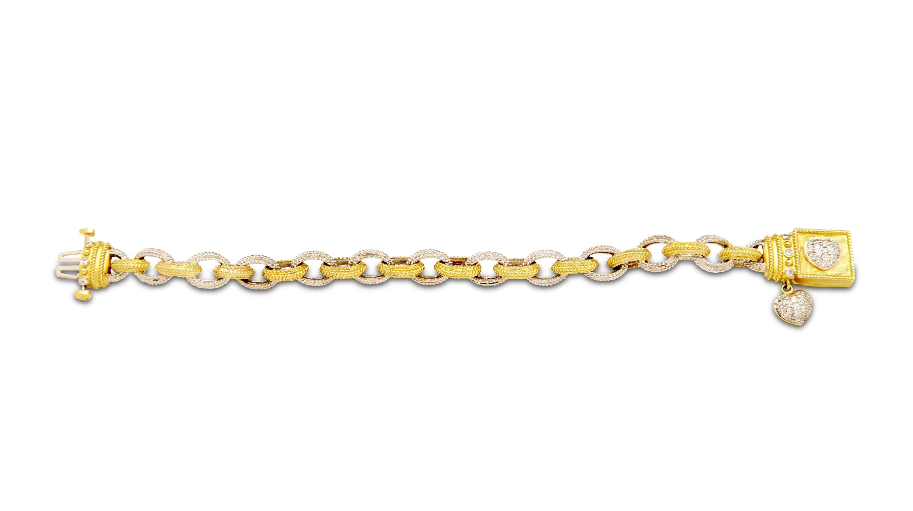 Taille ronde Stambolian Bracelet à maillons en or jaune et blanc bicolore 18 carats avec cœurs et diamants en vente