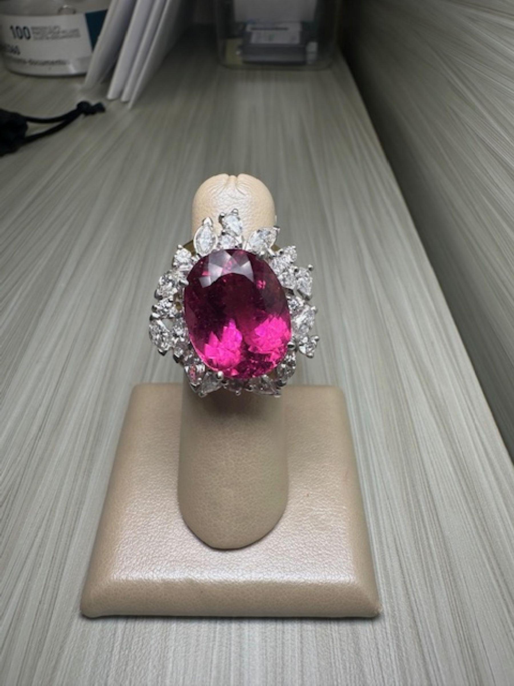 STAMBOLIAN- 19,20ct Rosa Turmalin Ring mit 3,25ct Diamanten in 18K Gelb im Angebot 4