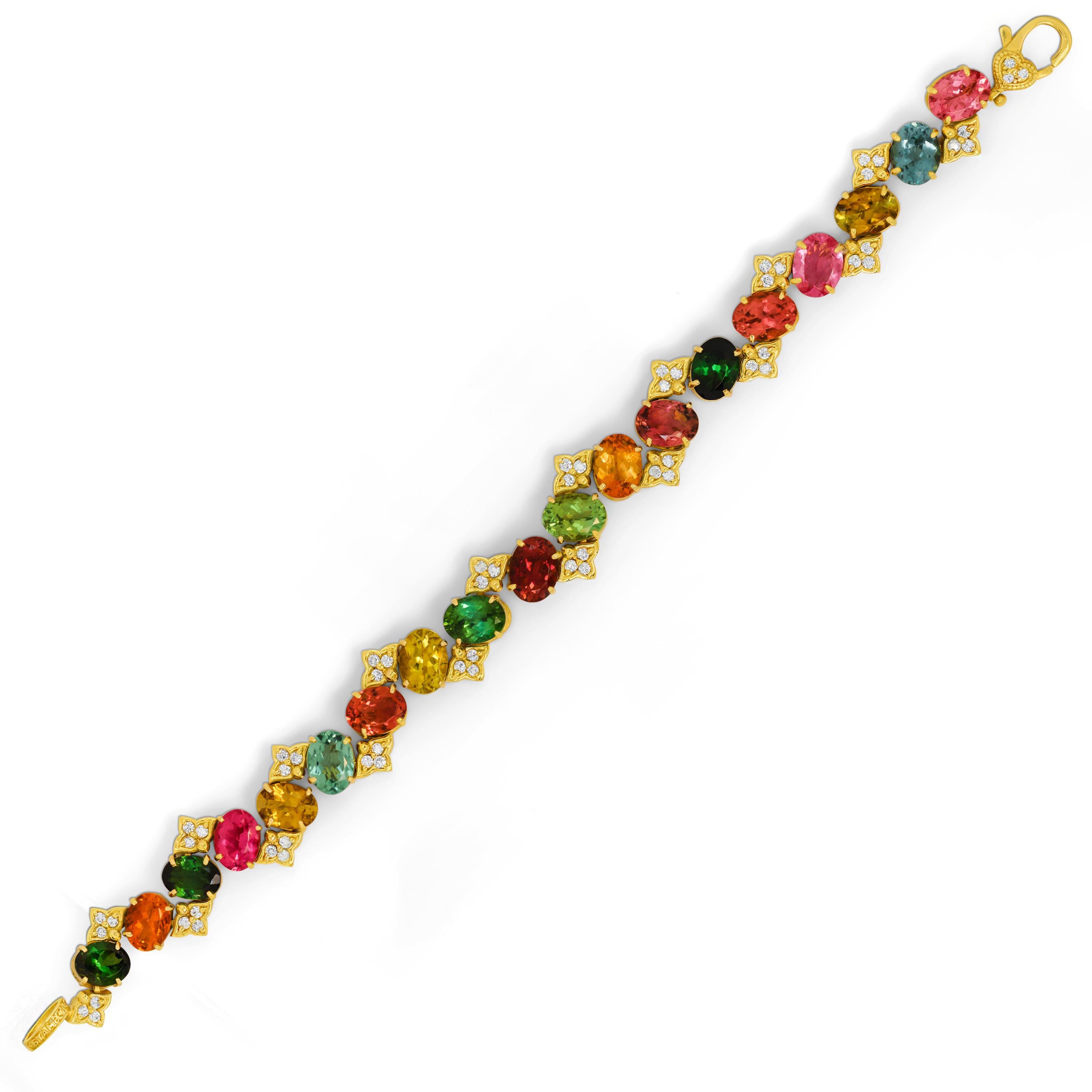 Taille ovale Stambolian Bracelet en or jaune 18 carats avec tourmaline multicolore 23,52 carats en vente