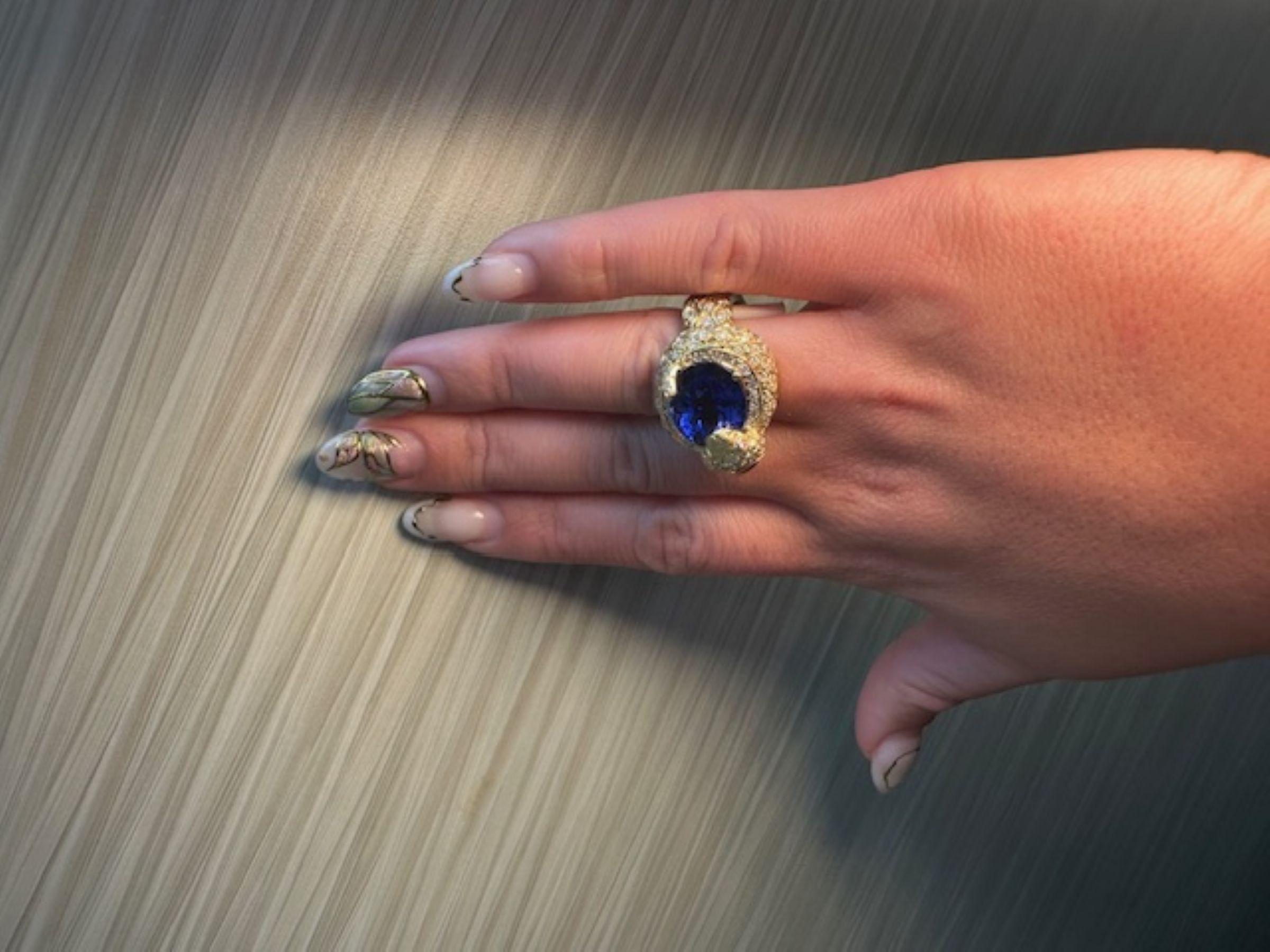 Stambolian Anello con tanzanite da 9,54 carati e 2,52 diamanti Majestic Beauty Design in vendita 7