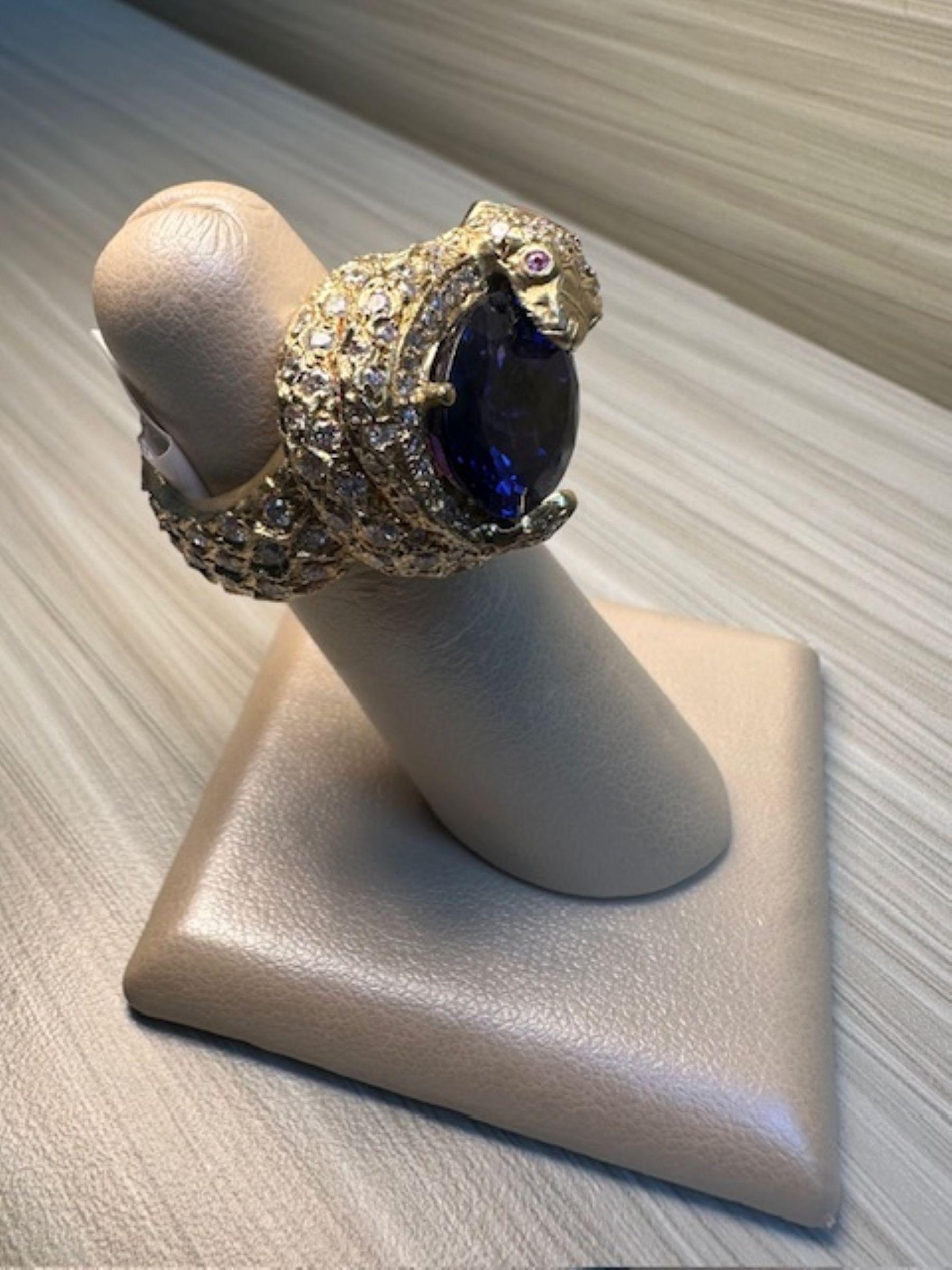 Taglio rotondo Stambolian Anello con tanzanite da 9,54 carati e 2,52 diamanti Majestic Beauty Design in vendita