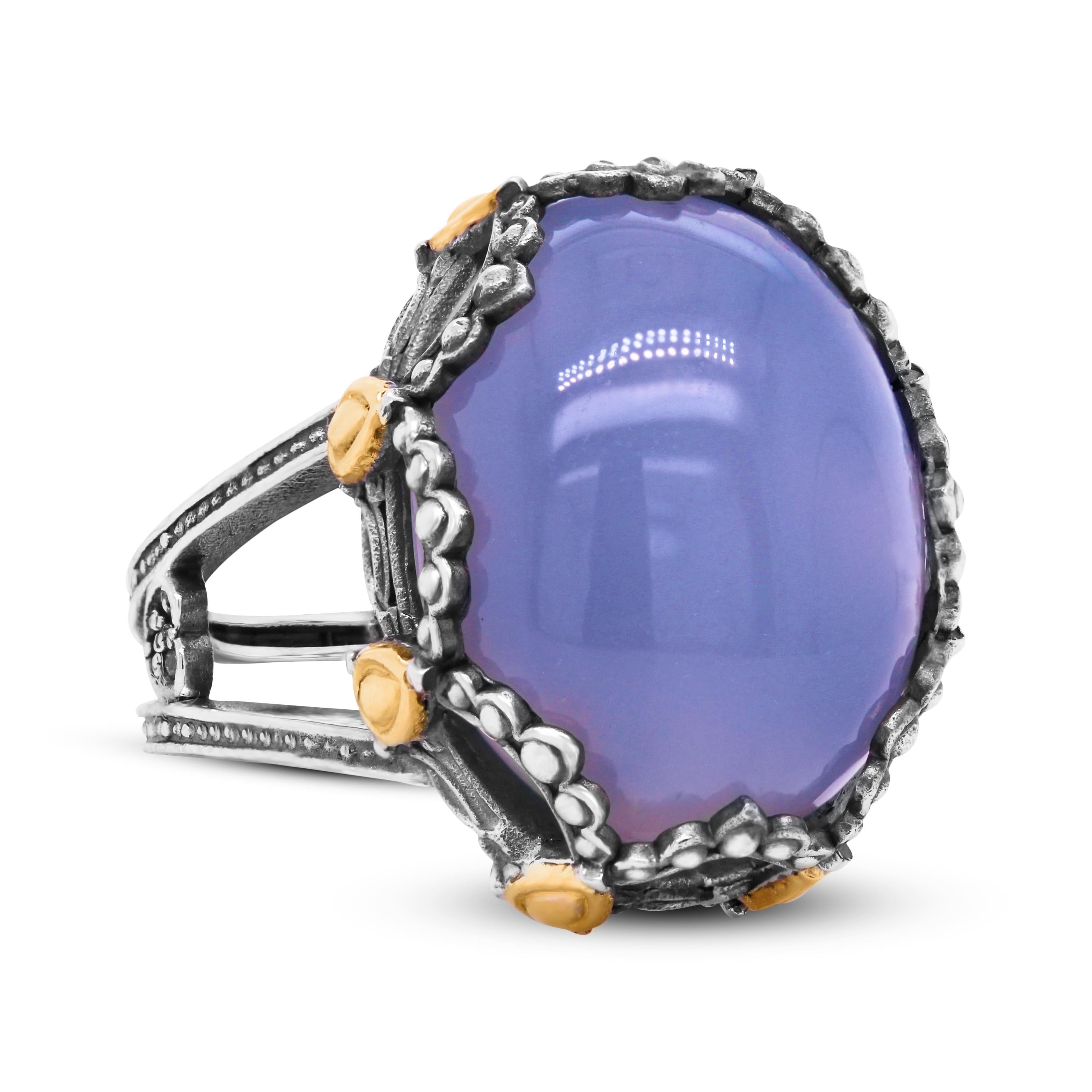 Cocktailring mit doppeltem Band, Stambolian, gealtertes Silber, 18 Karat Gold, Chalcedon, ovaler Kuppel im Zustand „Neu“ in Boca Raton, FL