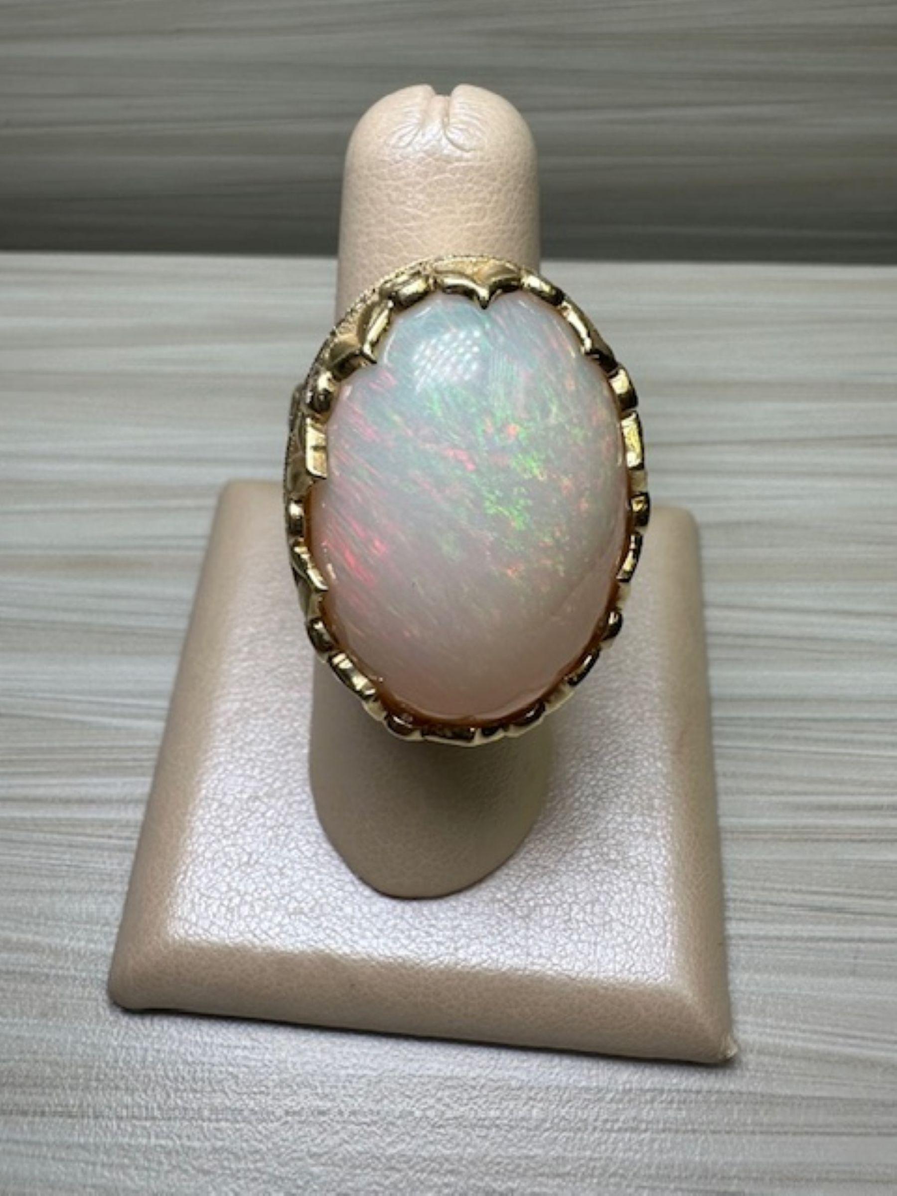 Stambolian Beauty Bague en or jaune 18k - 37.36ct Opale avec 1.22ct Diamants en vente 4