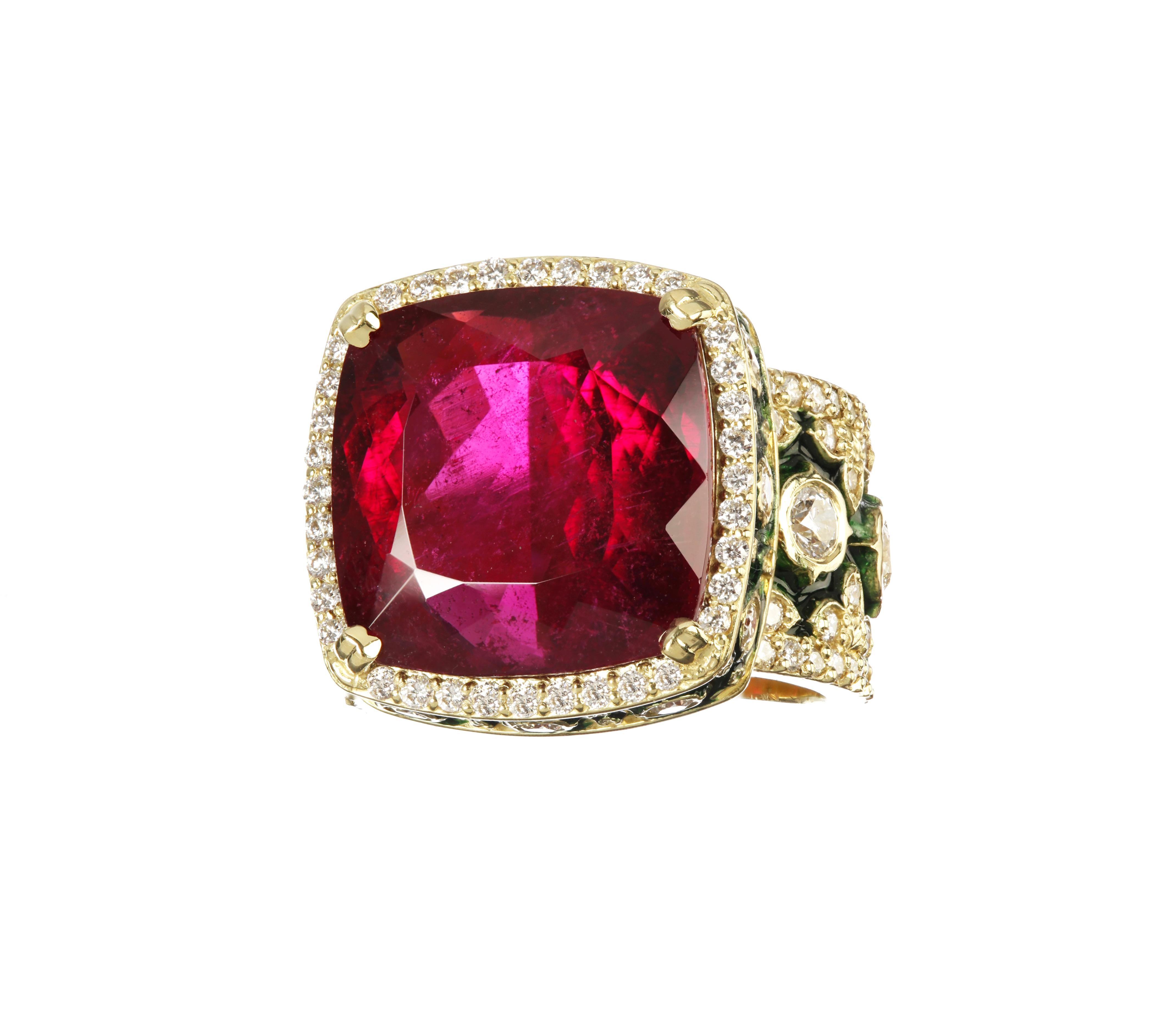 18K Gelbgold und Diamant mit Rubelit Turmalin Zentrum und grüner Emaille von Stambolian

Dieser einzigartige Ring stammt aus der Kollektion 