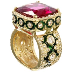 Gelbgoldring mit Rubelit und Diamanten und grüner Emaille von Stambolian