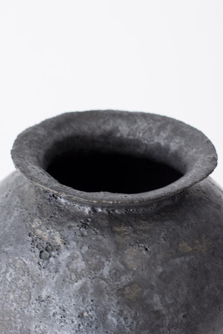 Greco Roman Stamnos Antracita Stoneware Vase by Raquel Vidal and Pedro Paz For Sale