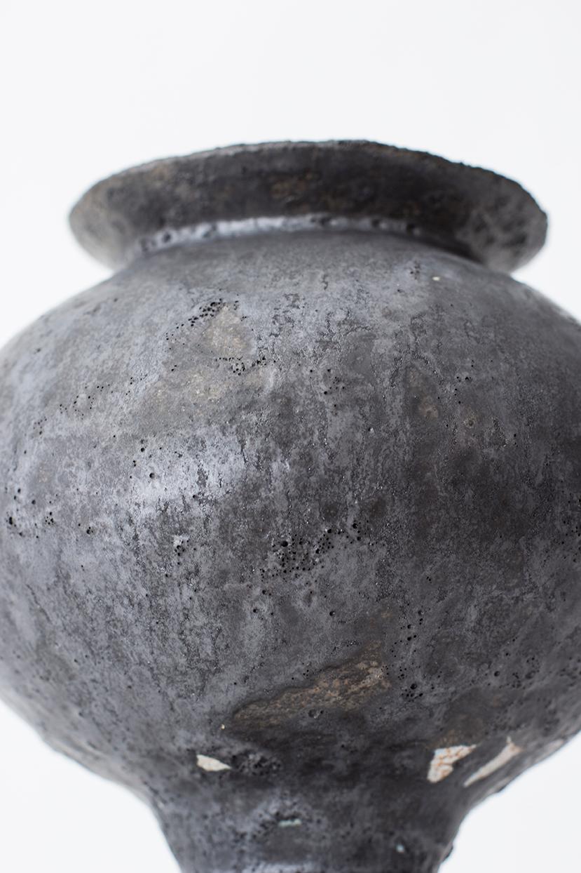 Stamnos Antracita Stoneware Vase by Raquel Vidal and Pedro Paz In New Condition In Geneve, CH