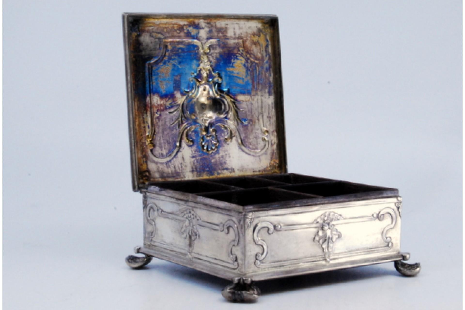 19th Century Stamp box in embossed silver w/ wooden interior & five compartments, hinged lid For Sale