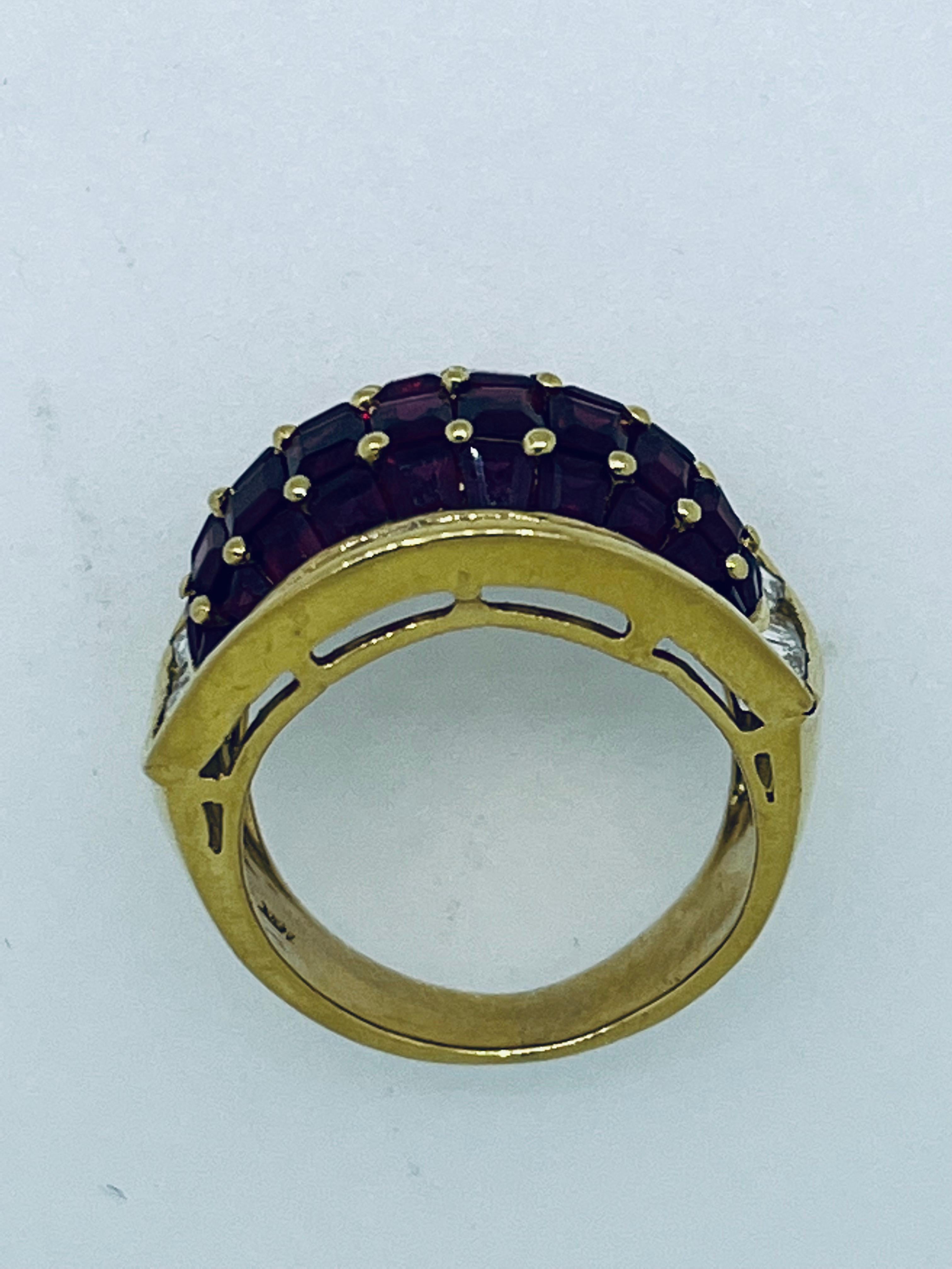 Belle Époque Stamped 18ct Gold, 1.40ct Diamonds and 5ct Ruby Italian Vintage Ring For Sale