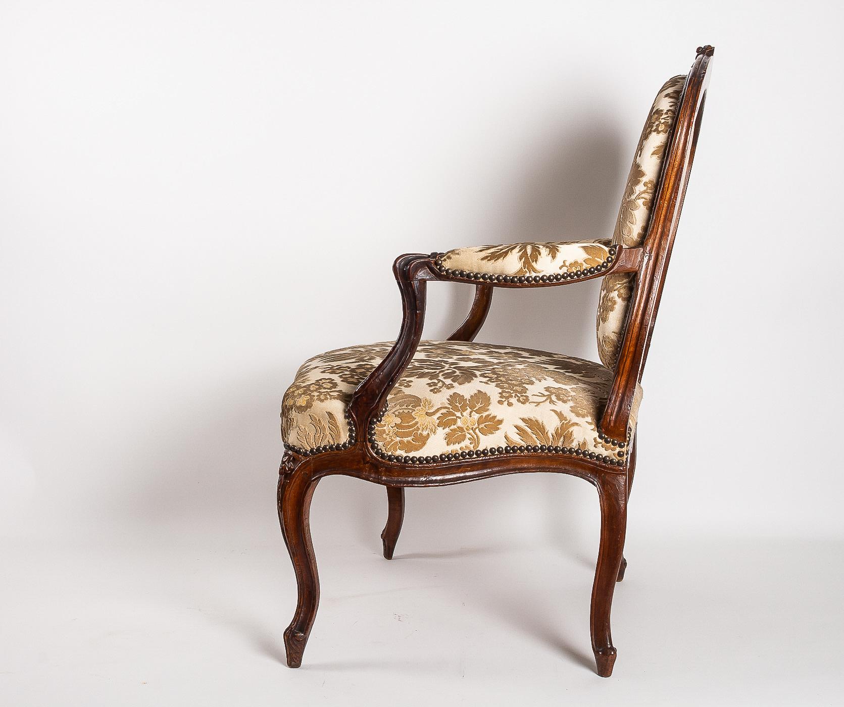Stamped by Martin Jardin Pair of Large Louis XV Walnut Armchairs, circa 1760 For Sale 6