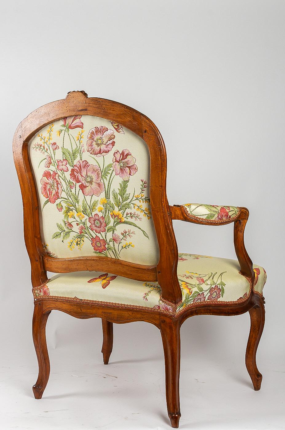 Stamped by Martin Jardin Pair of Large Louis XV Walnut Armchairs, circa 1760 6