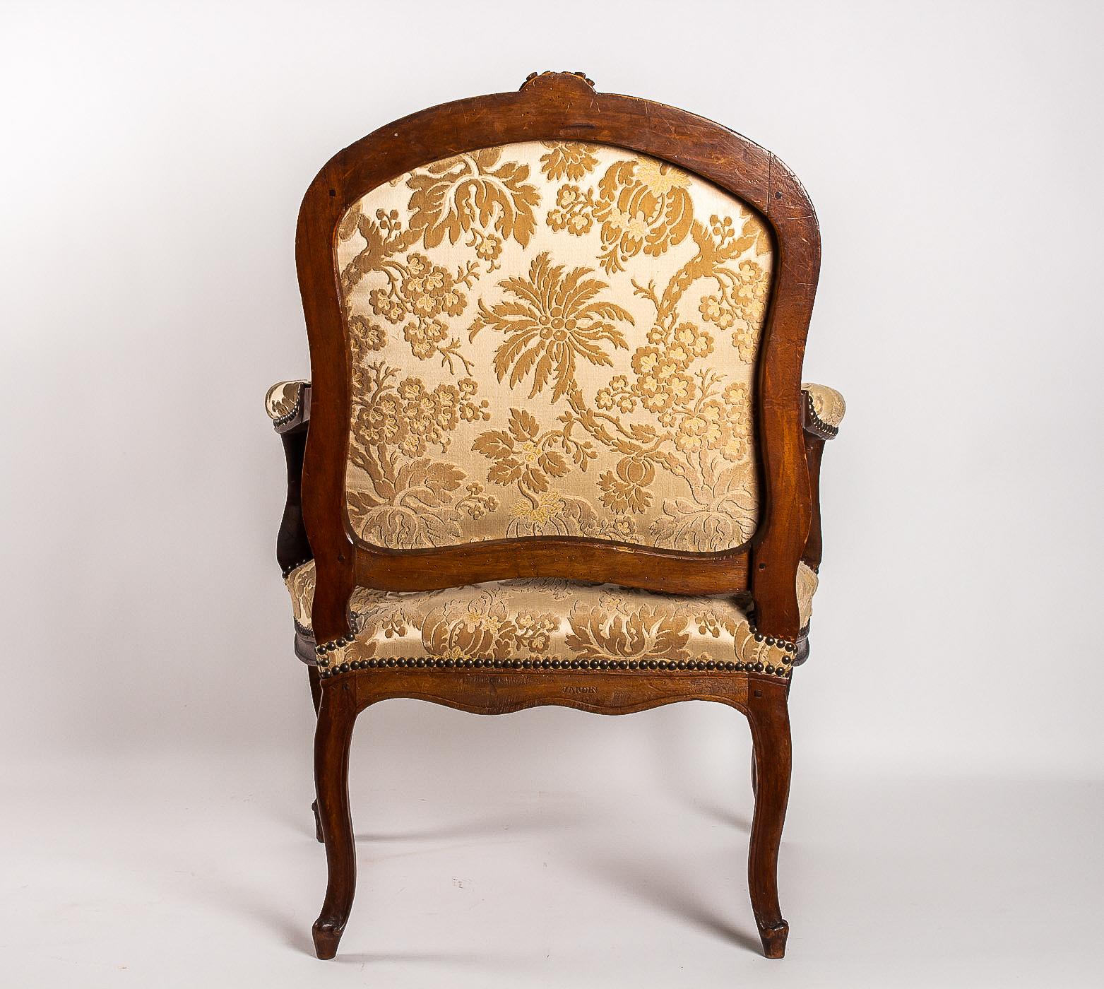 Stamped by Martin Jardin Pair of Large Louis XV Walnut Armchairs, circa 1760 For Sale 7